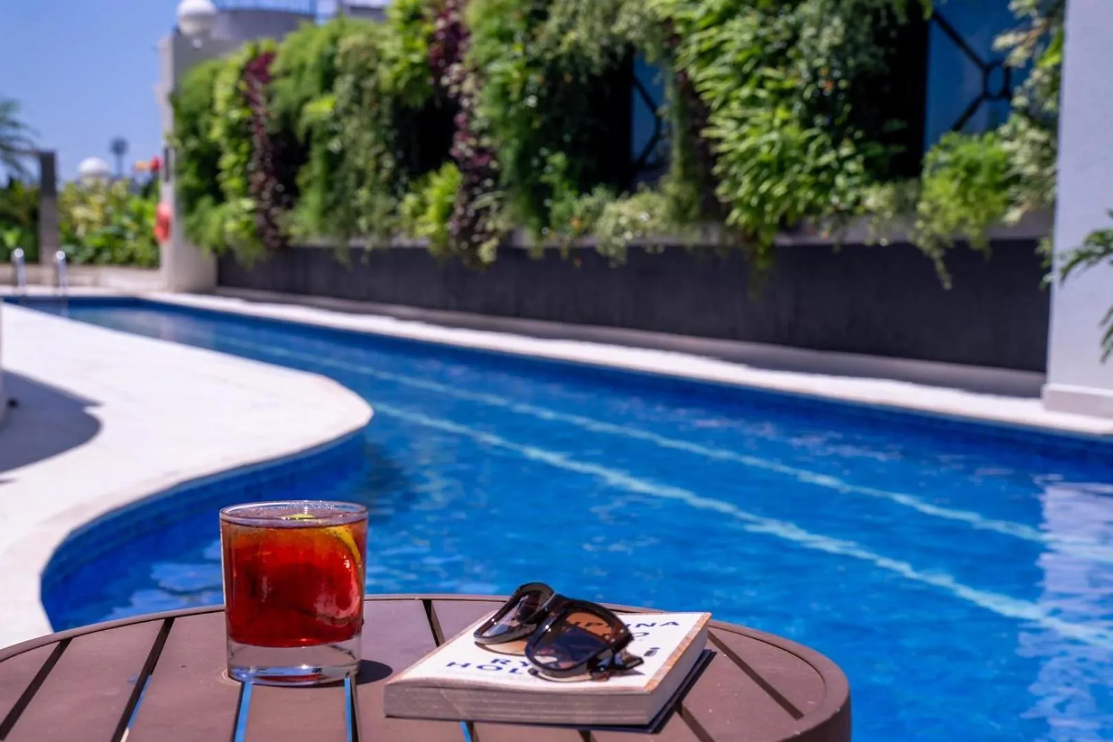 Swimming pool in Intercity São Paulo Berrini