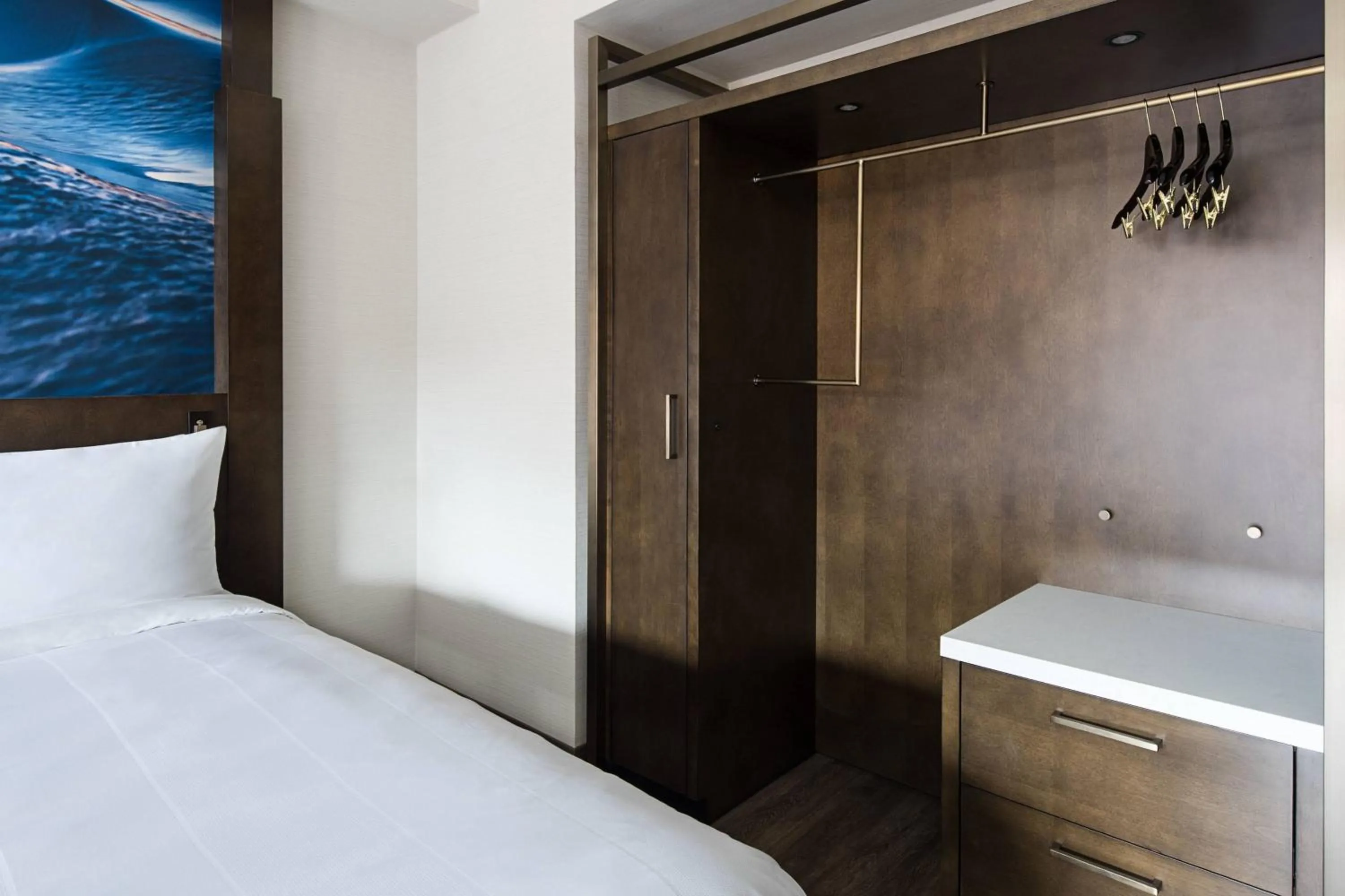 Photo of the whole room, Bed in San Diego Marriott Del Mar