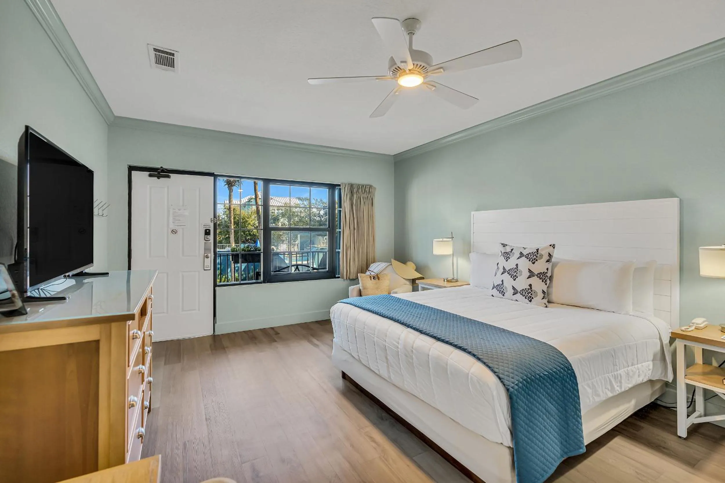 Bedroom, Bed in Beachside Inn