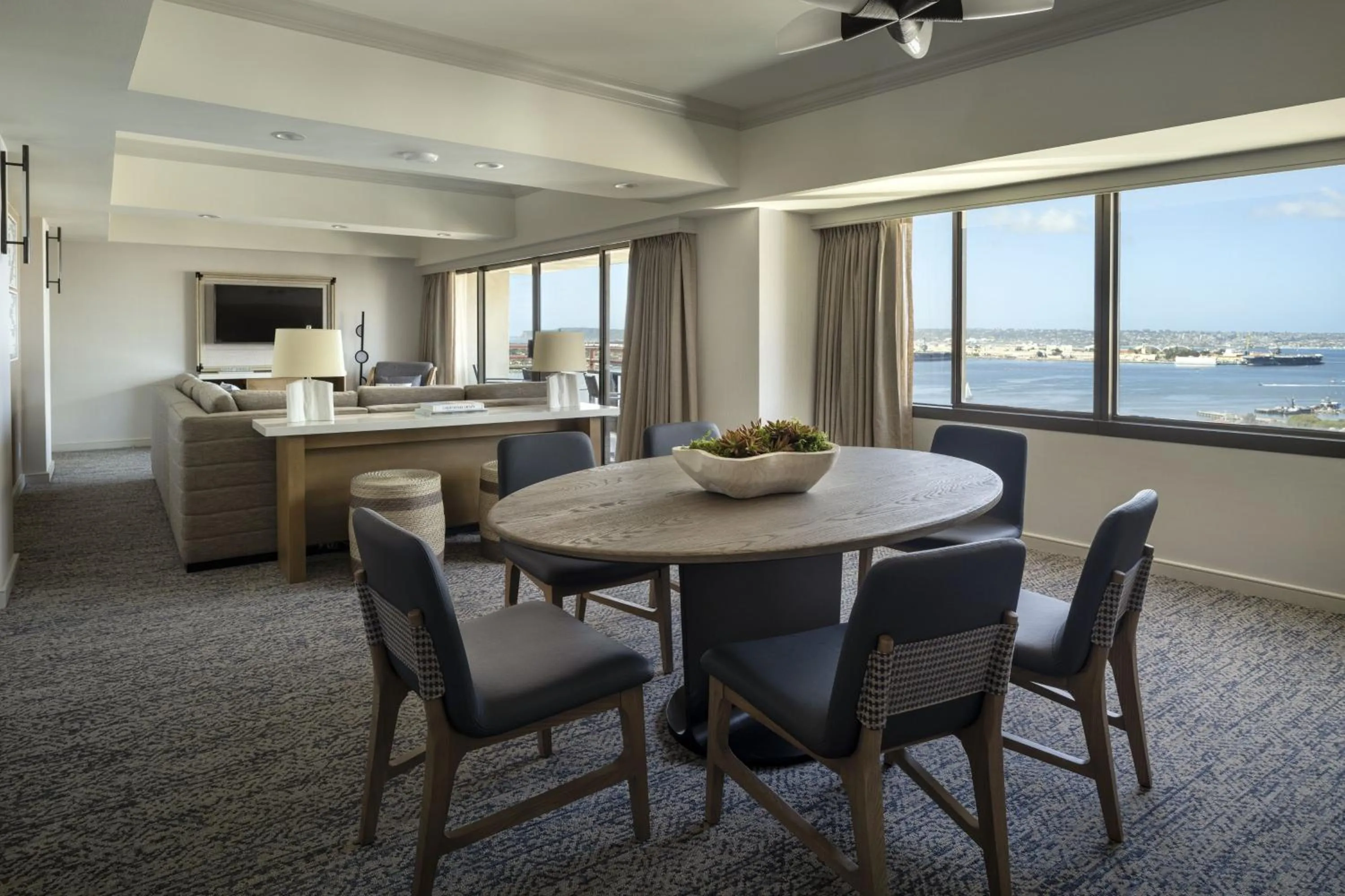 Photo of the whole room in Marriott Marquis San Diego Marina