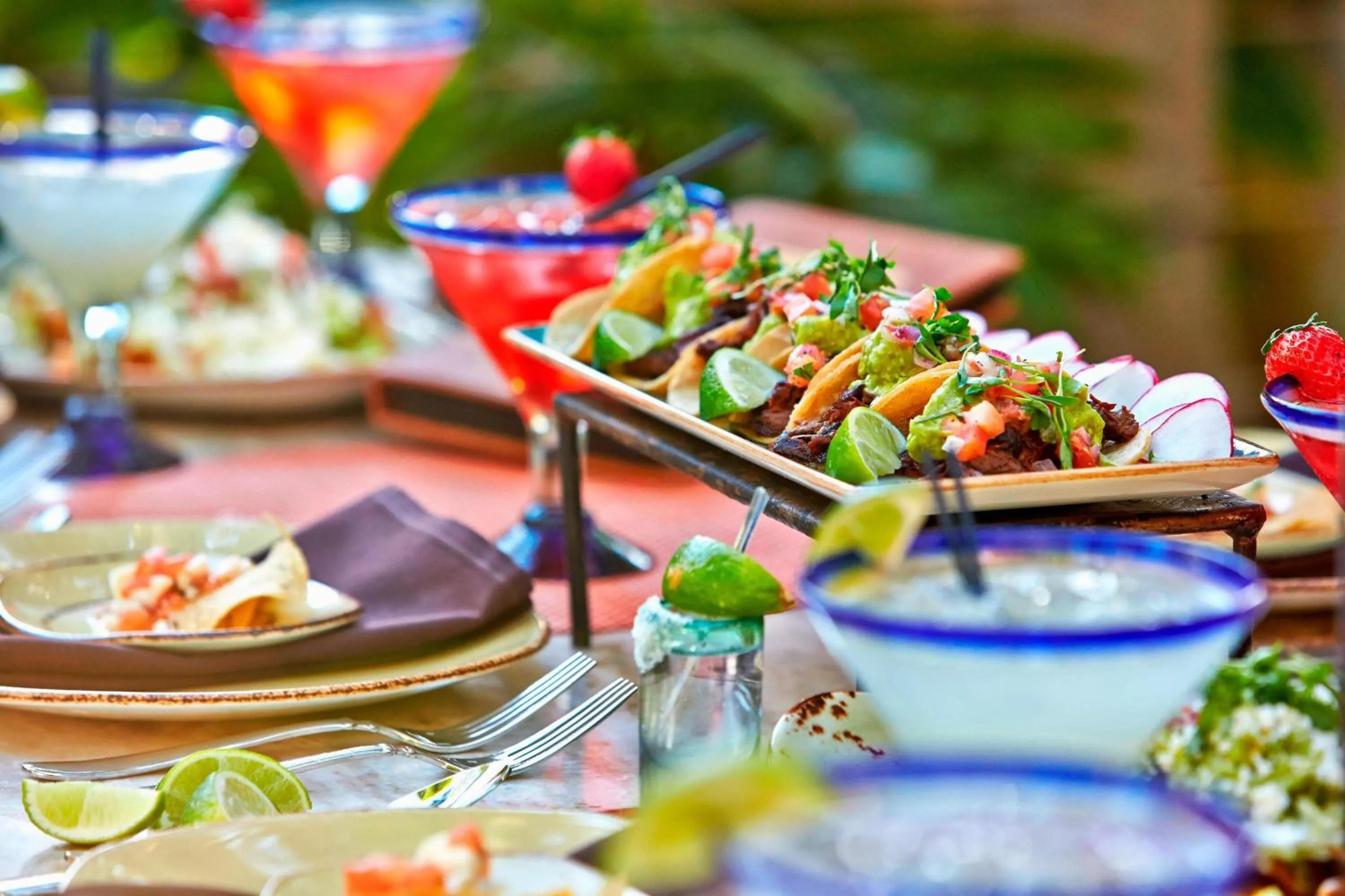 Lounge or bar in Marriott Marquis San Diego Marina