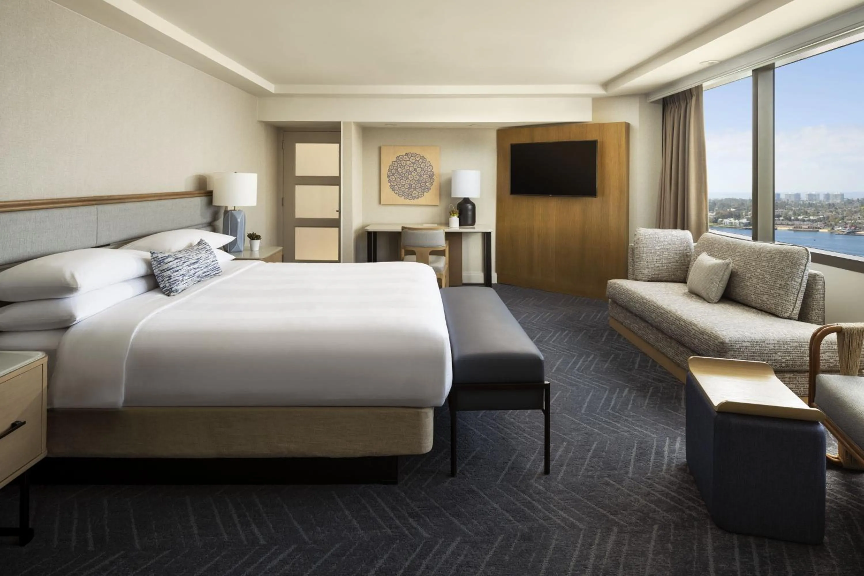 Photo of the whole room, Bed in Marriott Marquis San Diego Marina