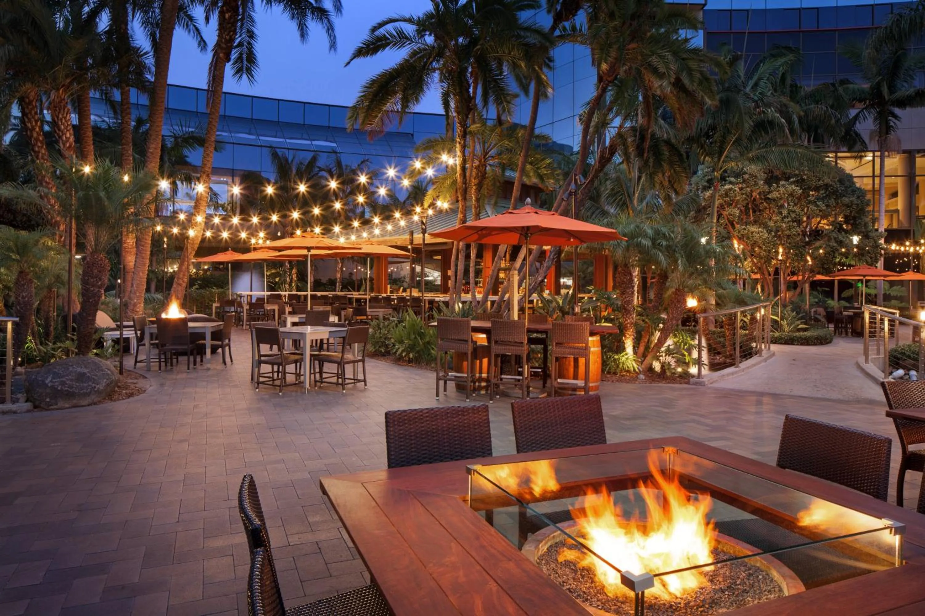 Lounge or bar in Marriott Marquis San Diego Marina