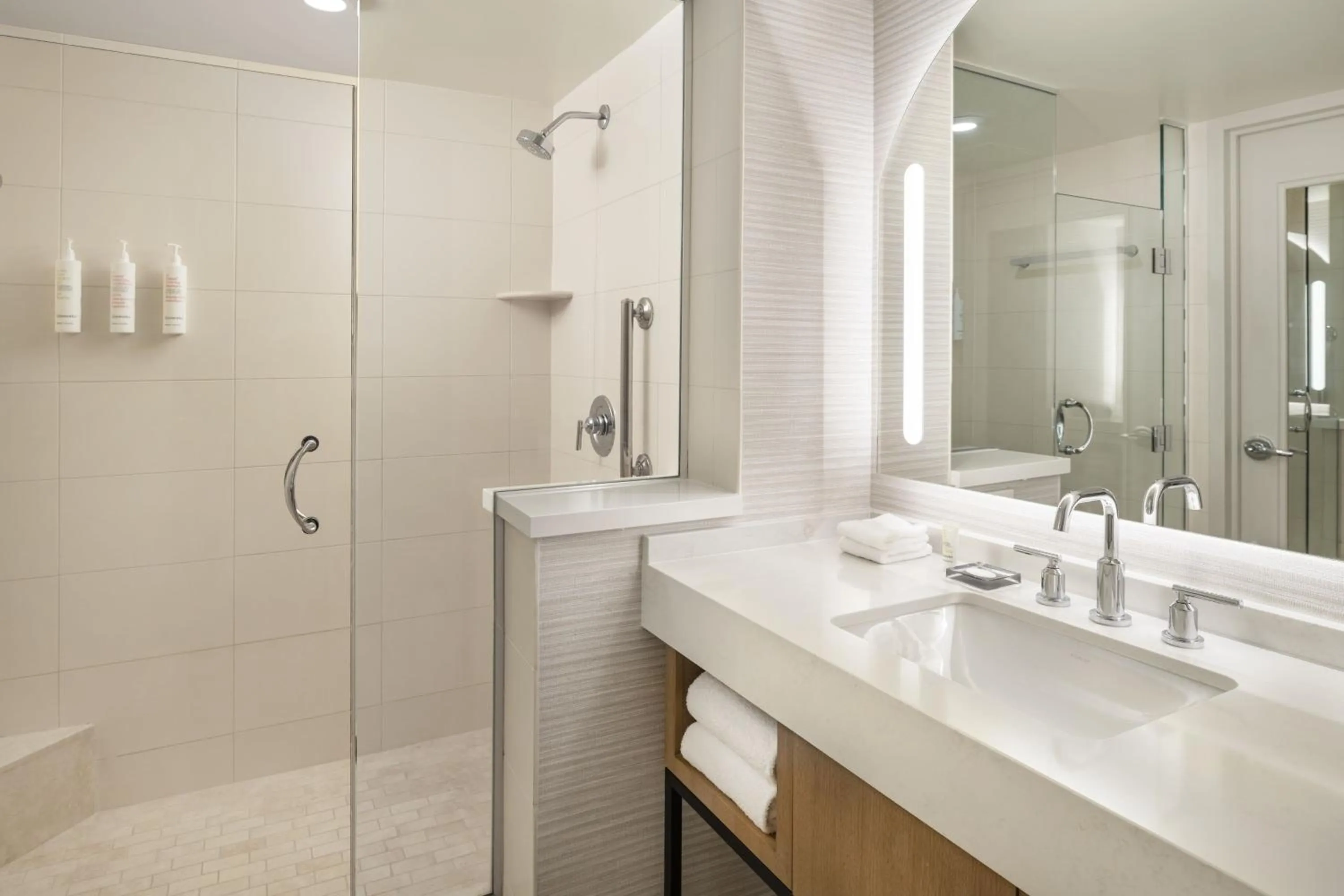 Bathroom in Marriott Marquis San Diego Marina