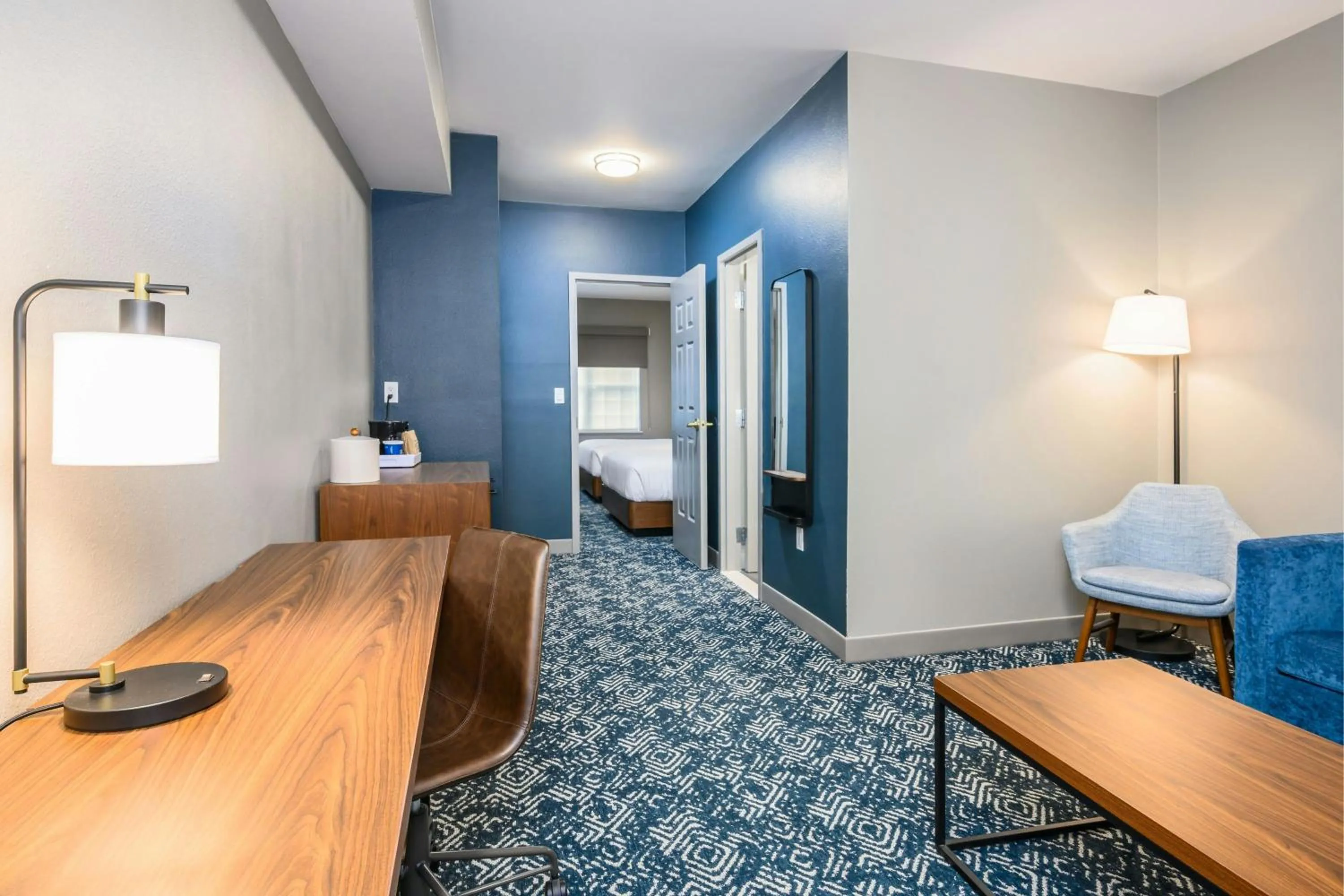 Photo of the whole room, Bed in Four Points by Sheraton Bedford Manchester Airport