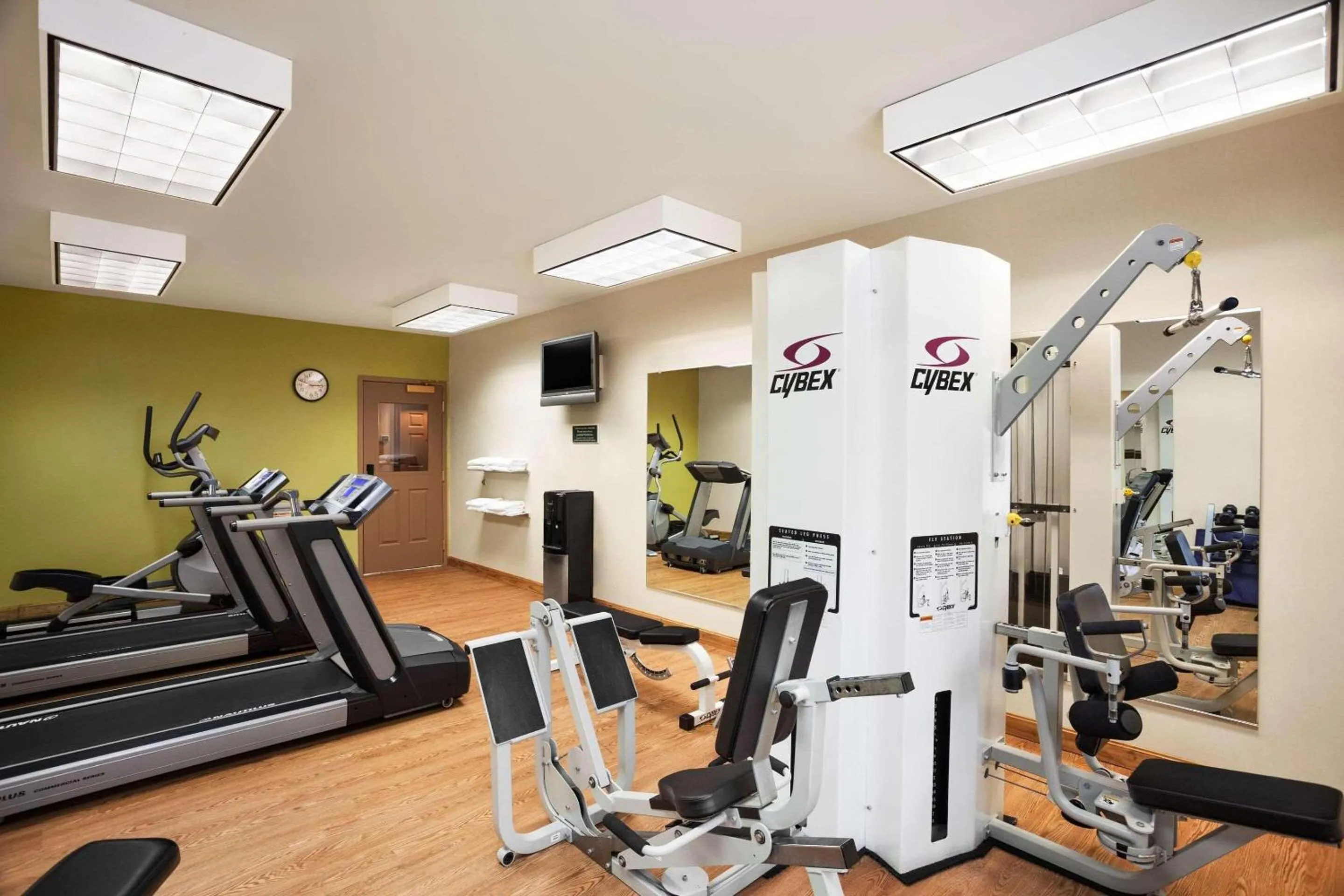 Fitness centre/facilities in Four Points by Sheraton Bedford Manchester Airport