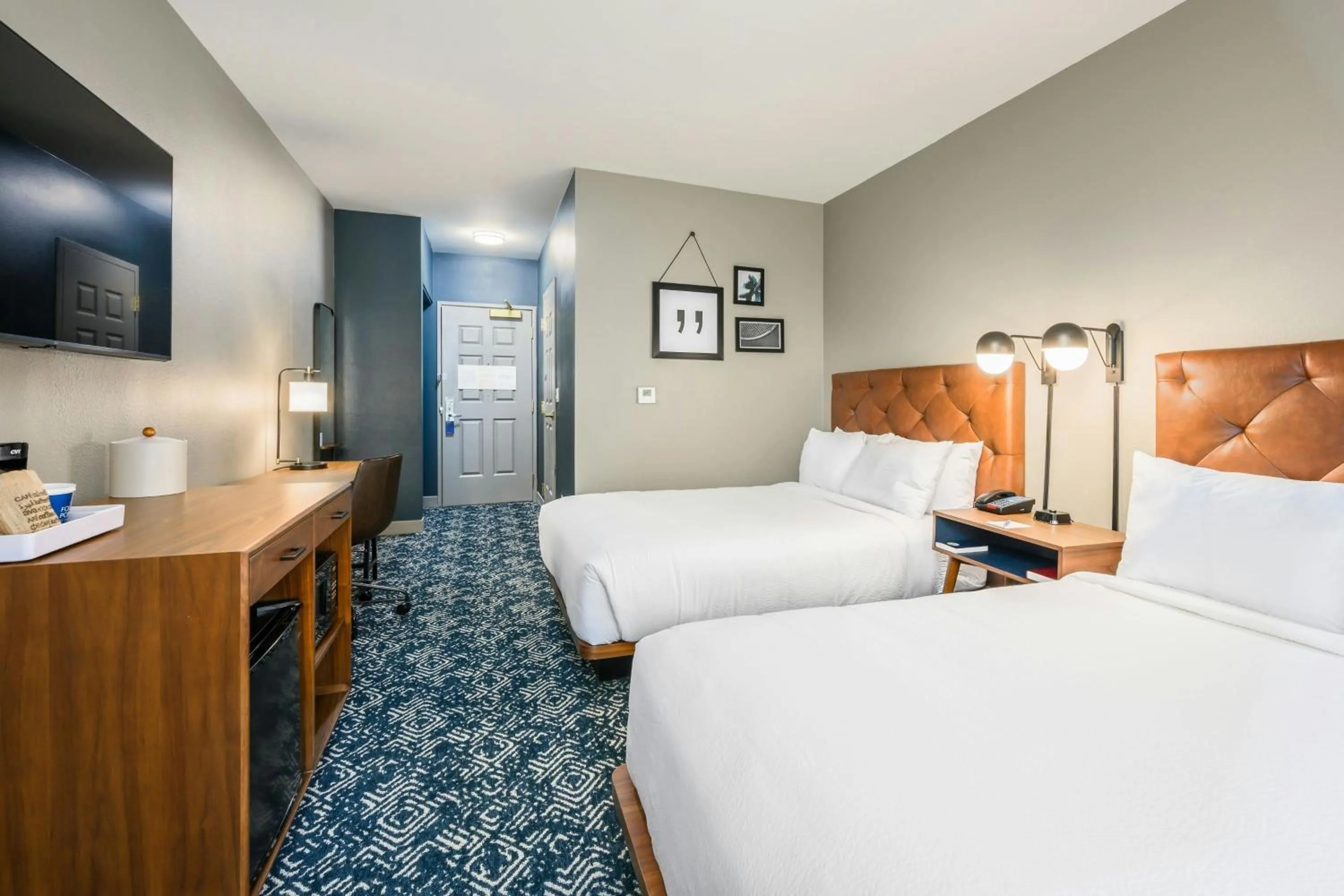 Photo of the whole room, Bed in Four Points by Sheraton Bedford Manchester Airport