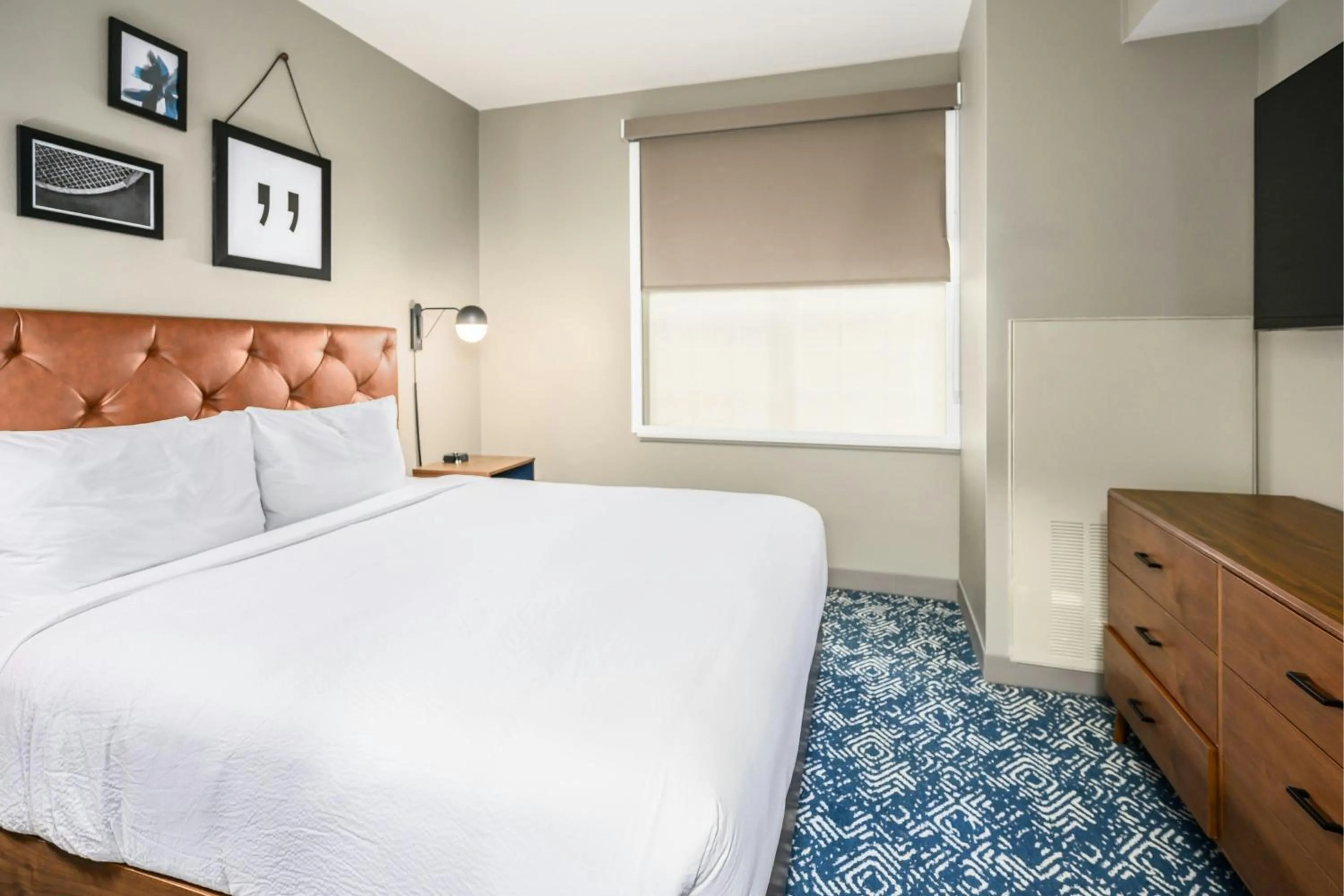 Bedroom, Bed in Four Points by Sheraton Bedford Manchester Airport