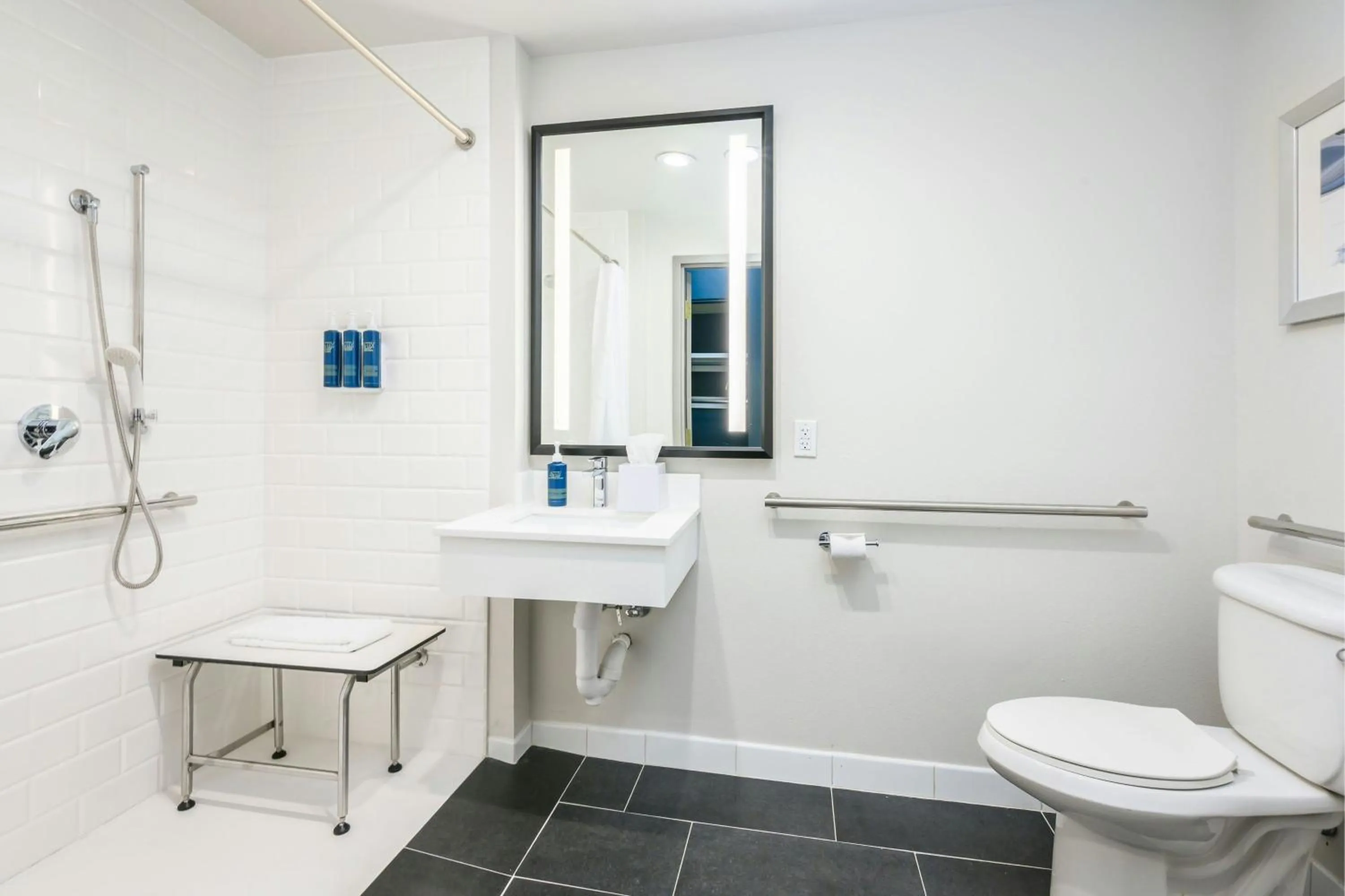 Bathroom in Four Points by Sheraton Bedford Manchester Airport