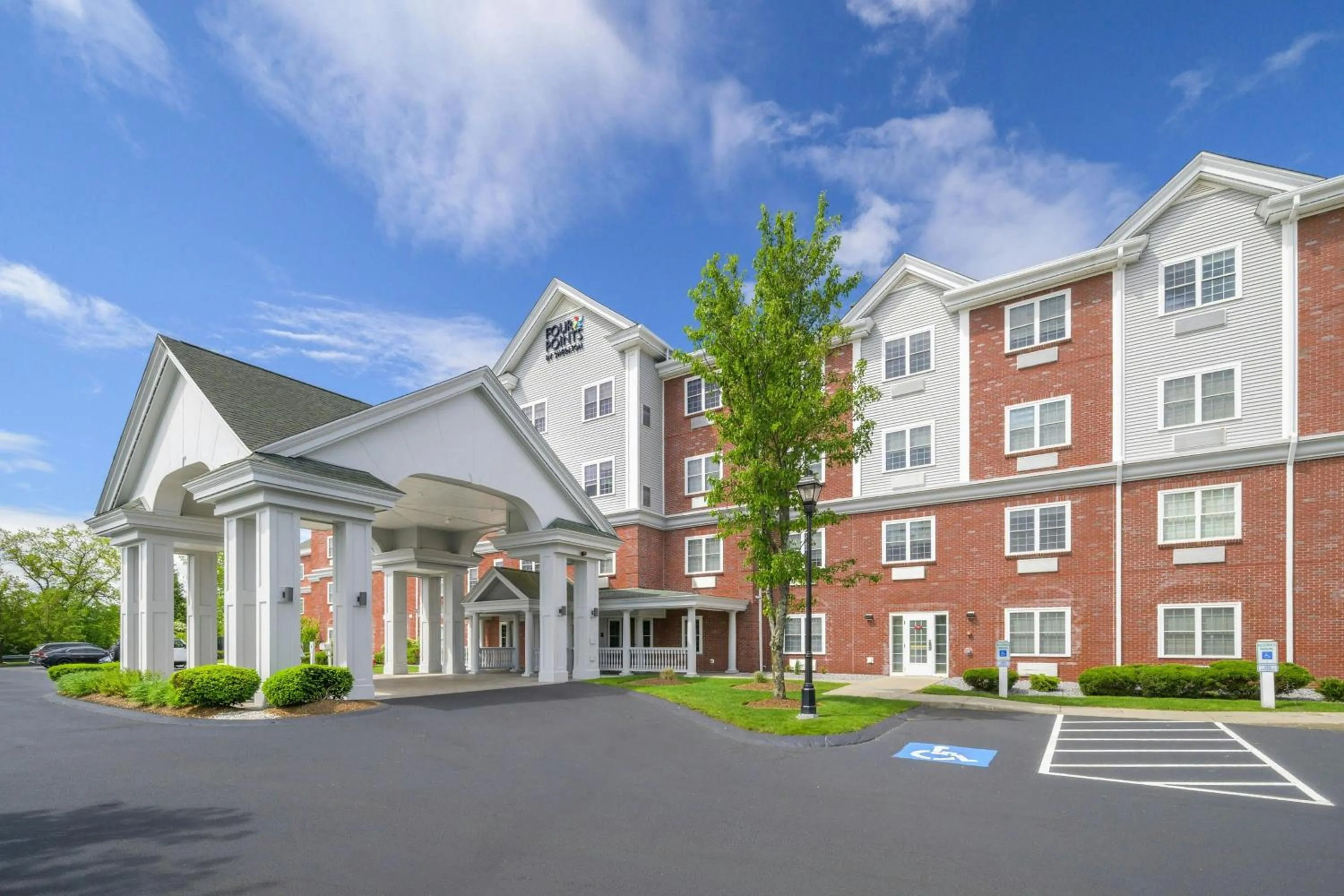 Property building in Four Points by Sheraton Bedford Manchester Airport