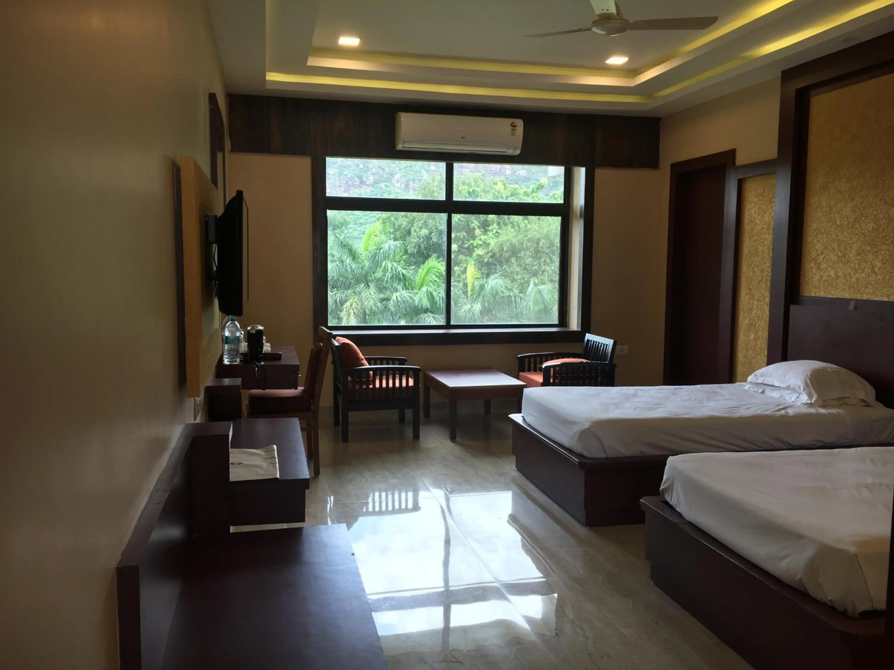 Photo of the whole room, Bed in Indo Hokke Hotel