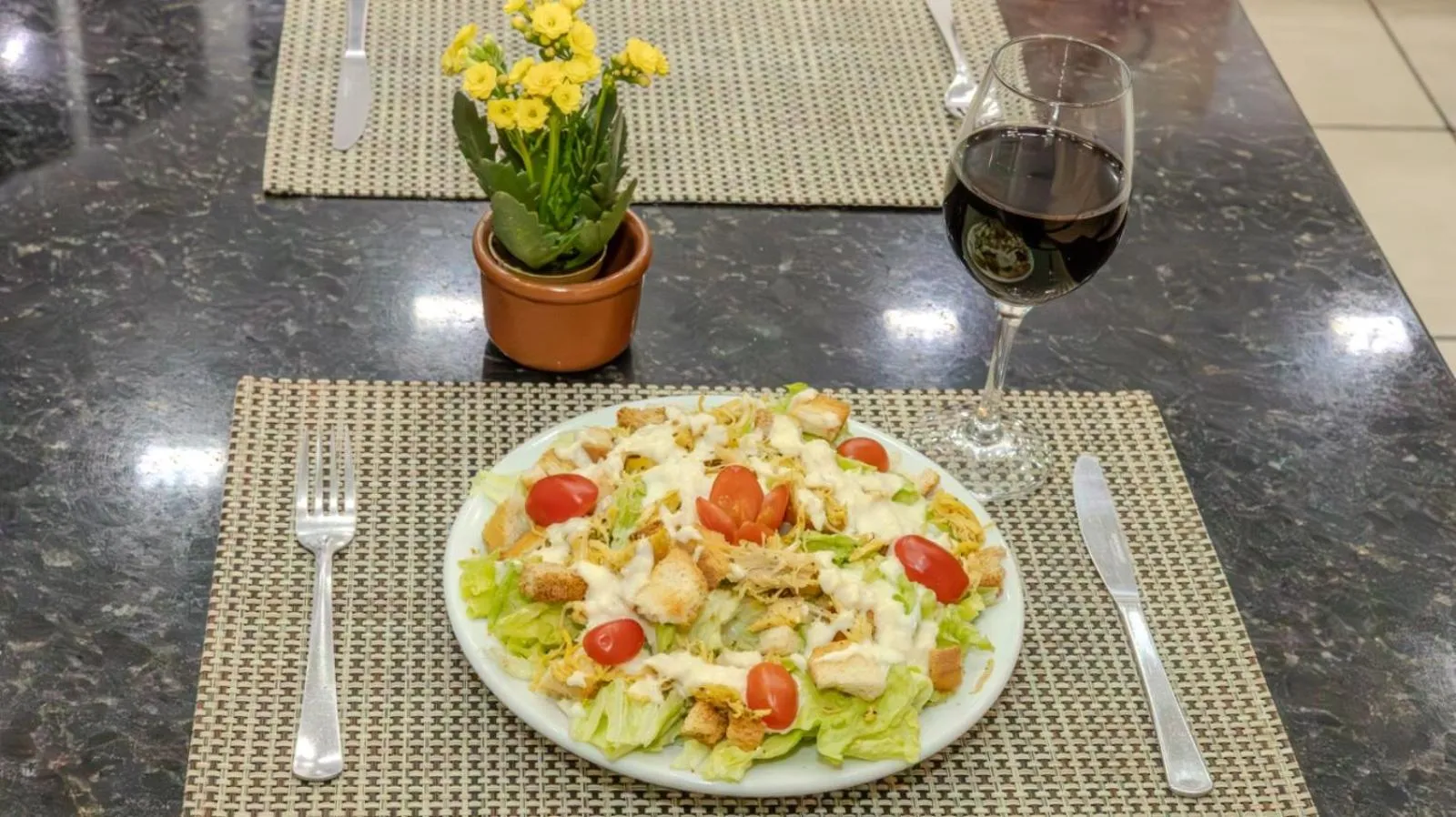 Restaurant/places to eat in Nobile Inn Jundiaí