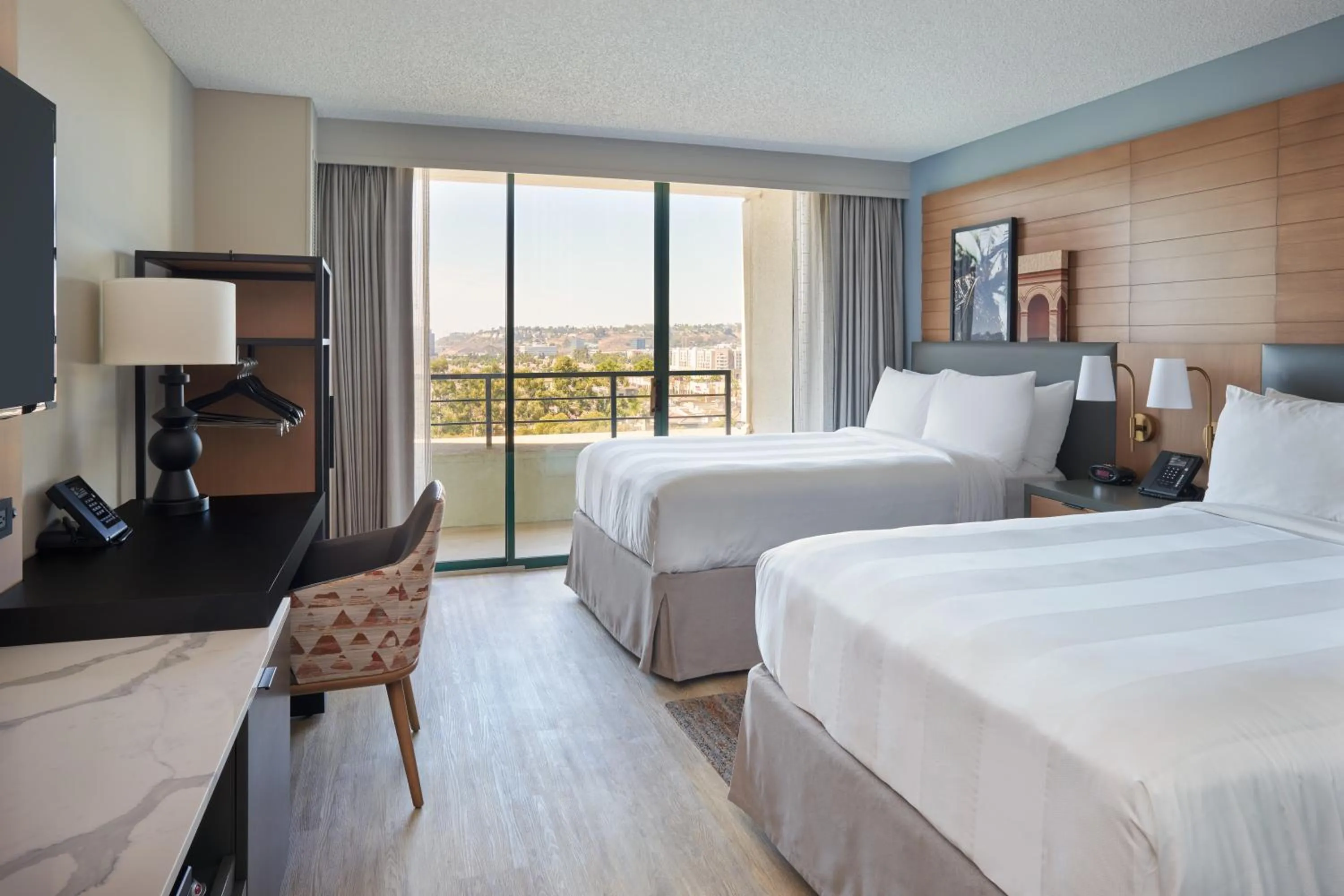 Bed in San Diego Marriott Mission Valley