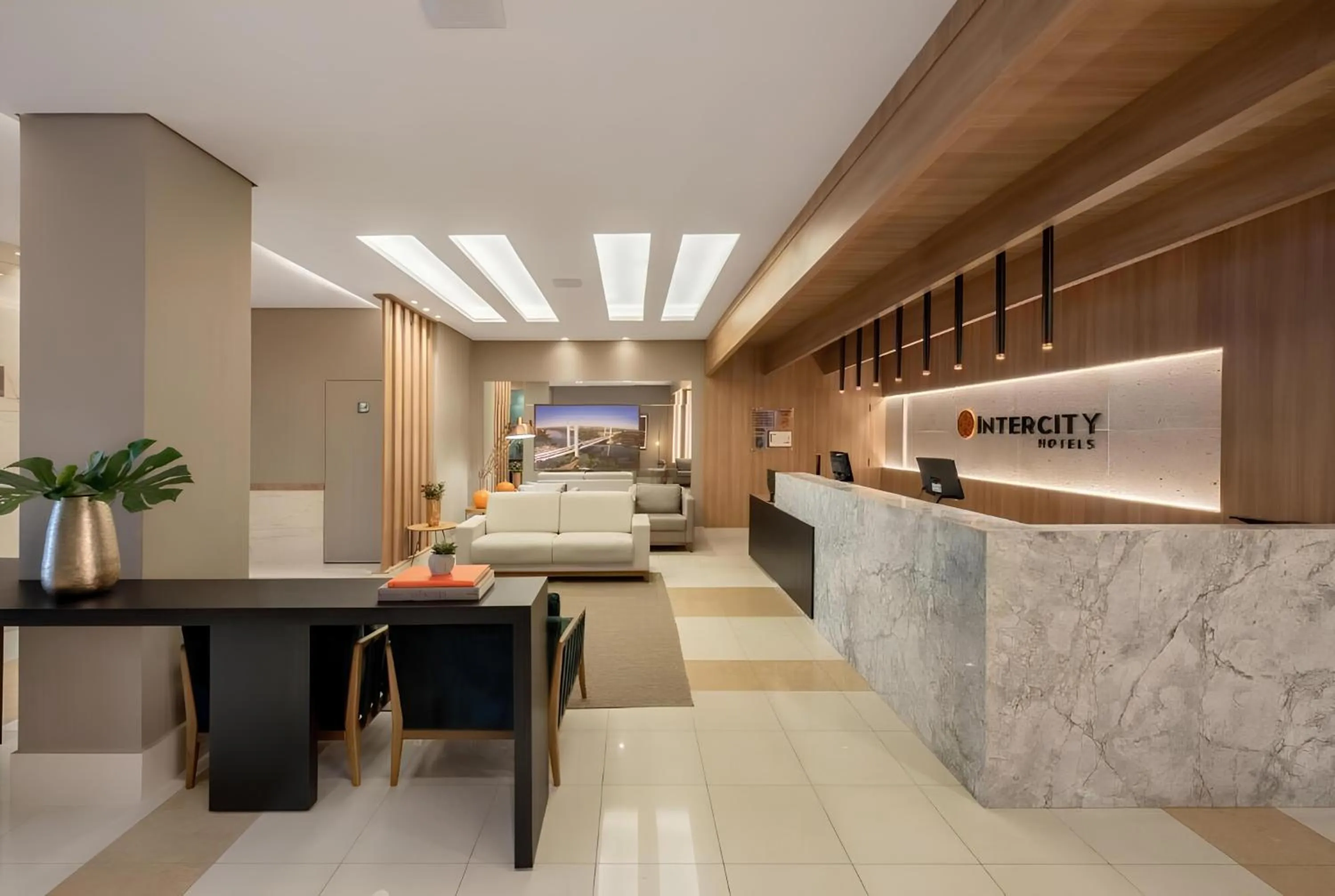 Lobby or reception in Intercity Cuiabá