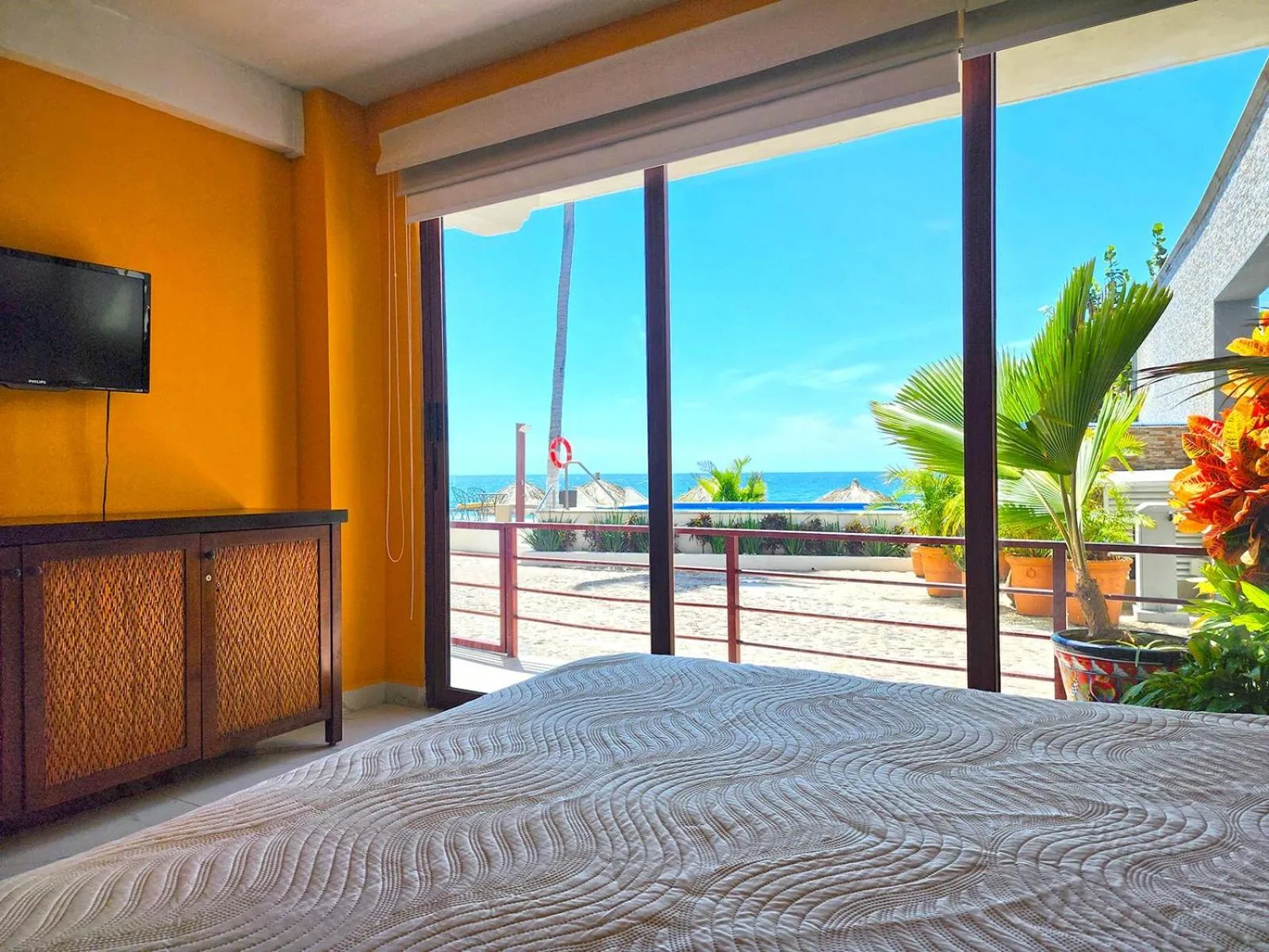 Bedroom, Bed in Vallarta Shores Beach Hotel