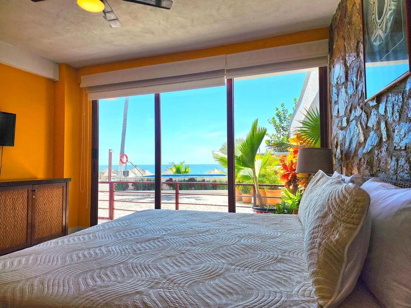 Bedroom, Bed in Vallarta Shores Beach Hotel