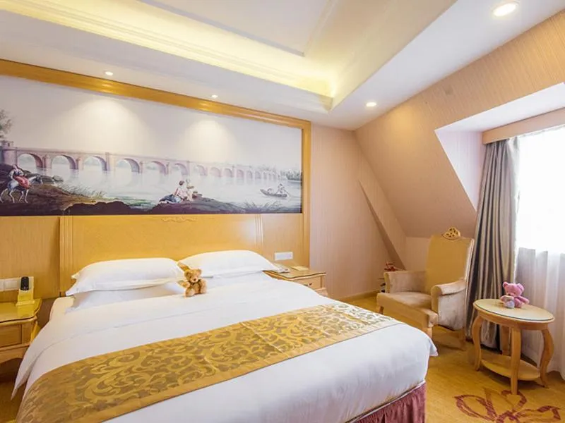 Bed in Vienna International Hotel Shanghai Jinqiao Industrial Park North Yanggao Road