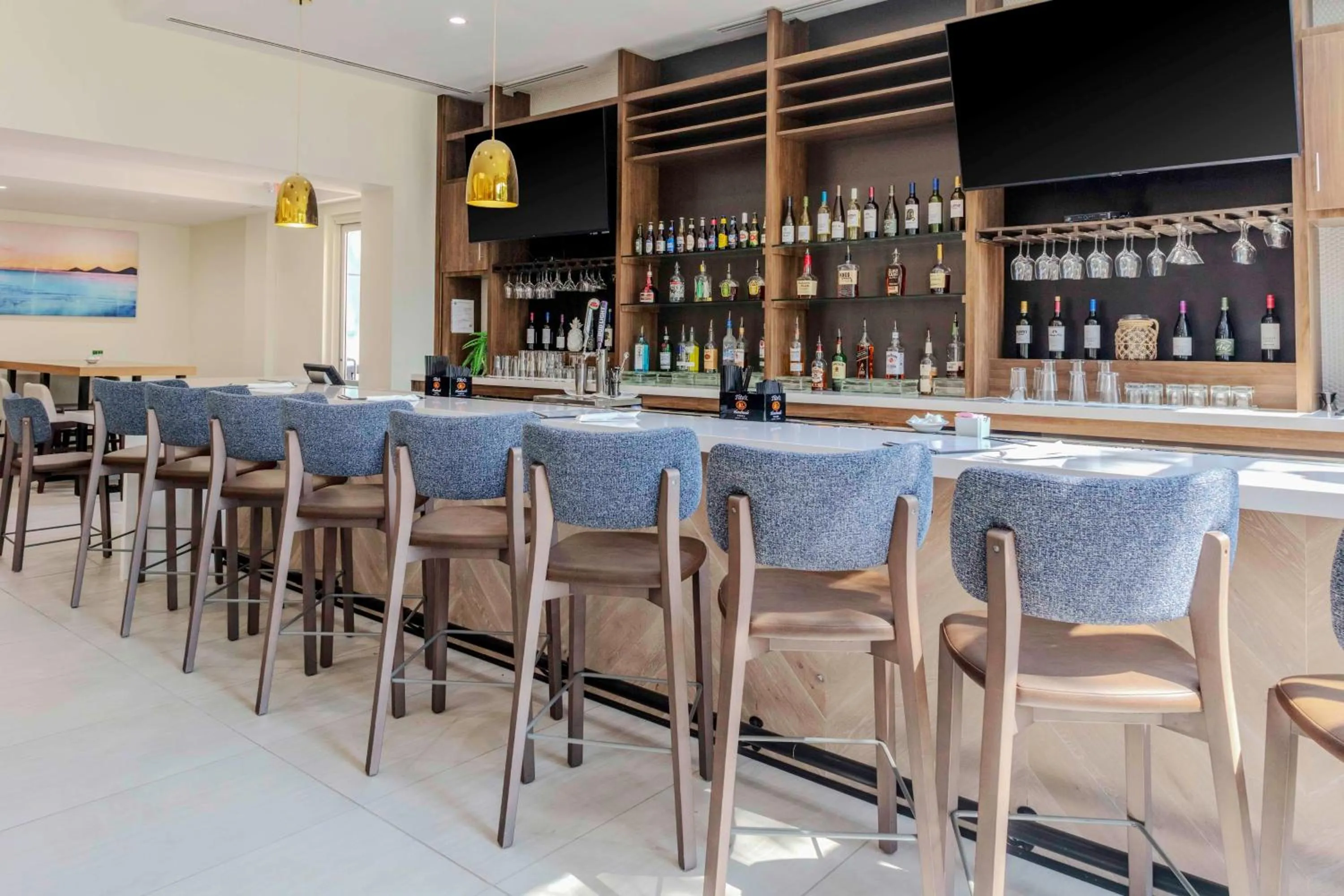 Lounge or bar in Hilton Garden Inn Sarasota-Bradenton Airport