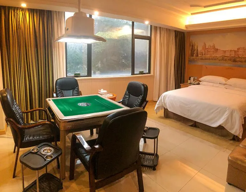 Bed in Vienna International Hotel Puning International Commodity City