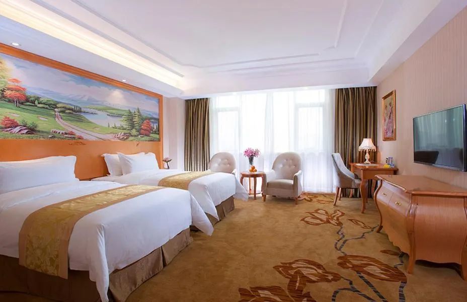 Bed in Vienna International Hotel Puning International Commodity City