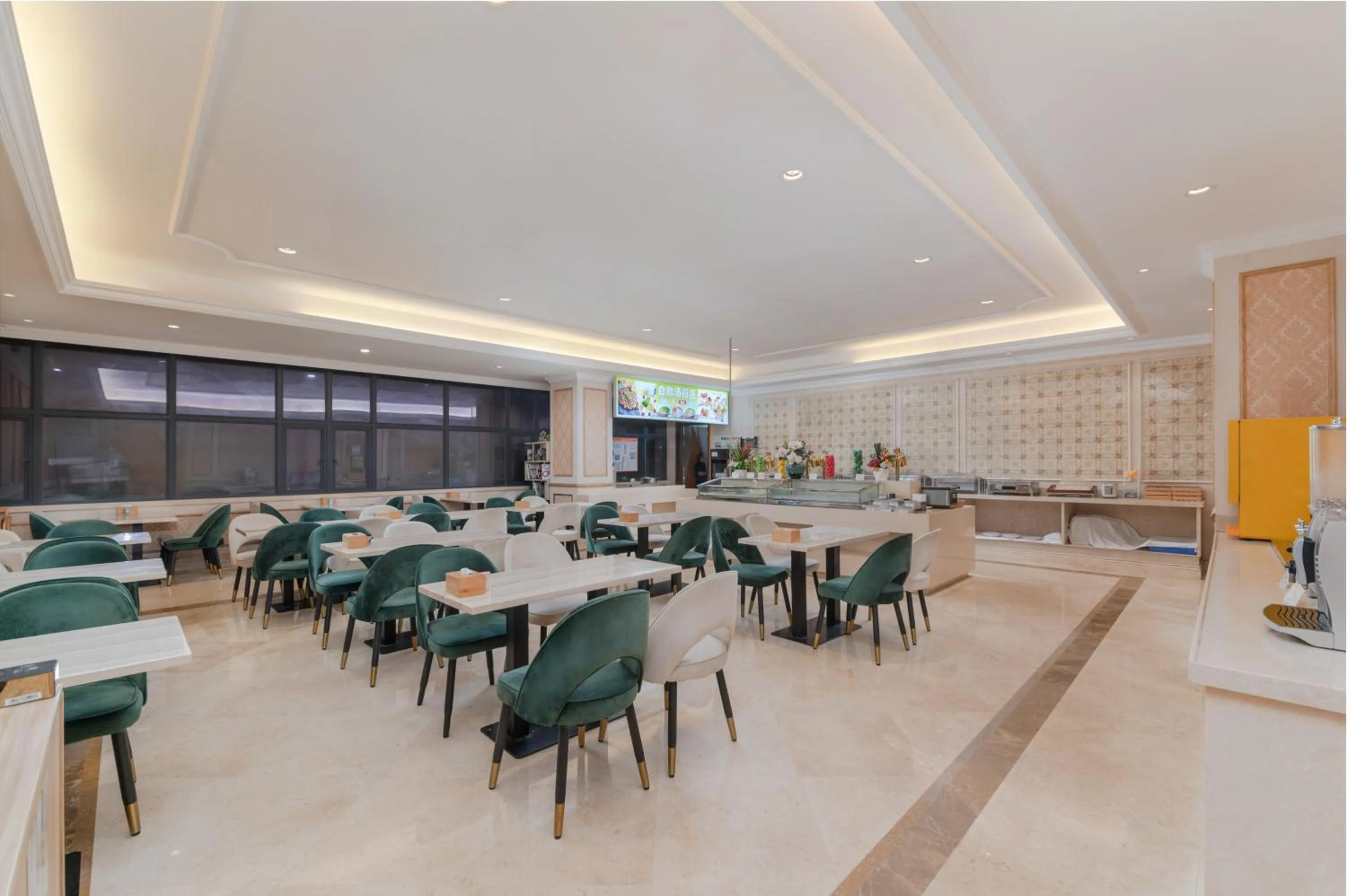 Restaurant/places to eat in Vienna Hotel Shenzhen Fuyong Subway Station