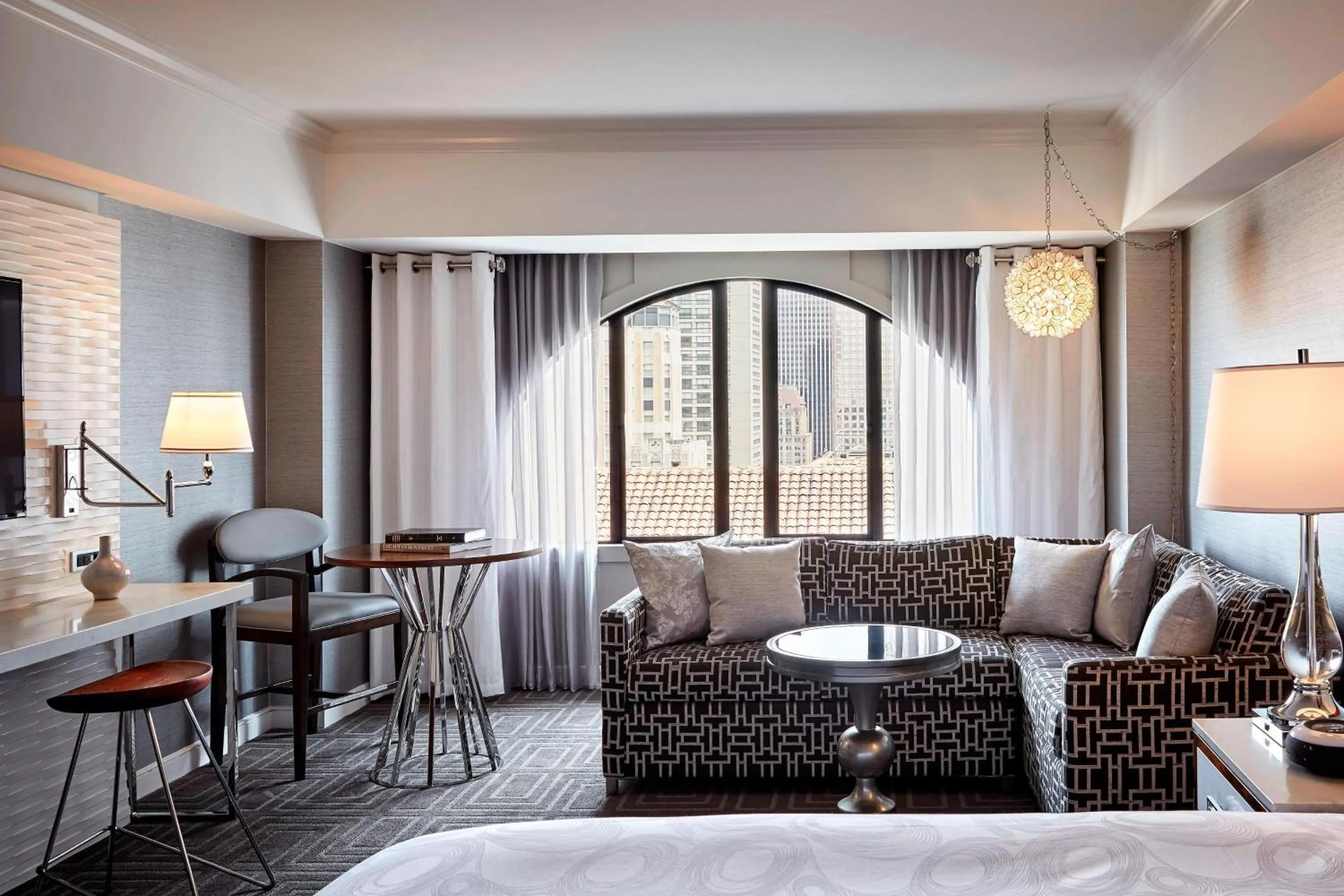 Living room, Bed in JW Marriott San Francisco Union Square