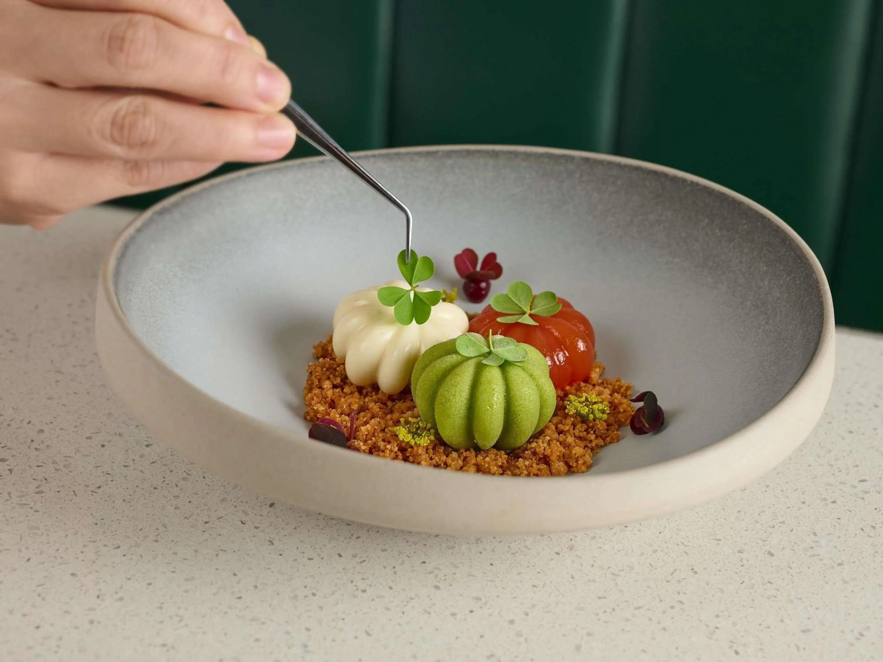 Restaurant/places to eat in Fairmont Singapore