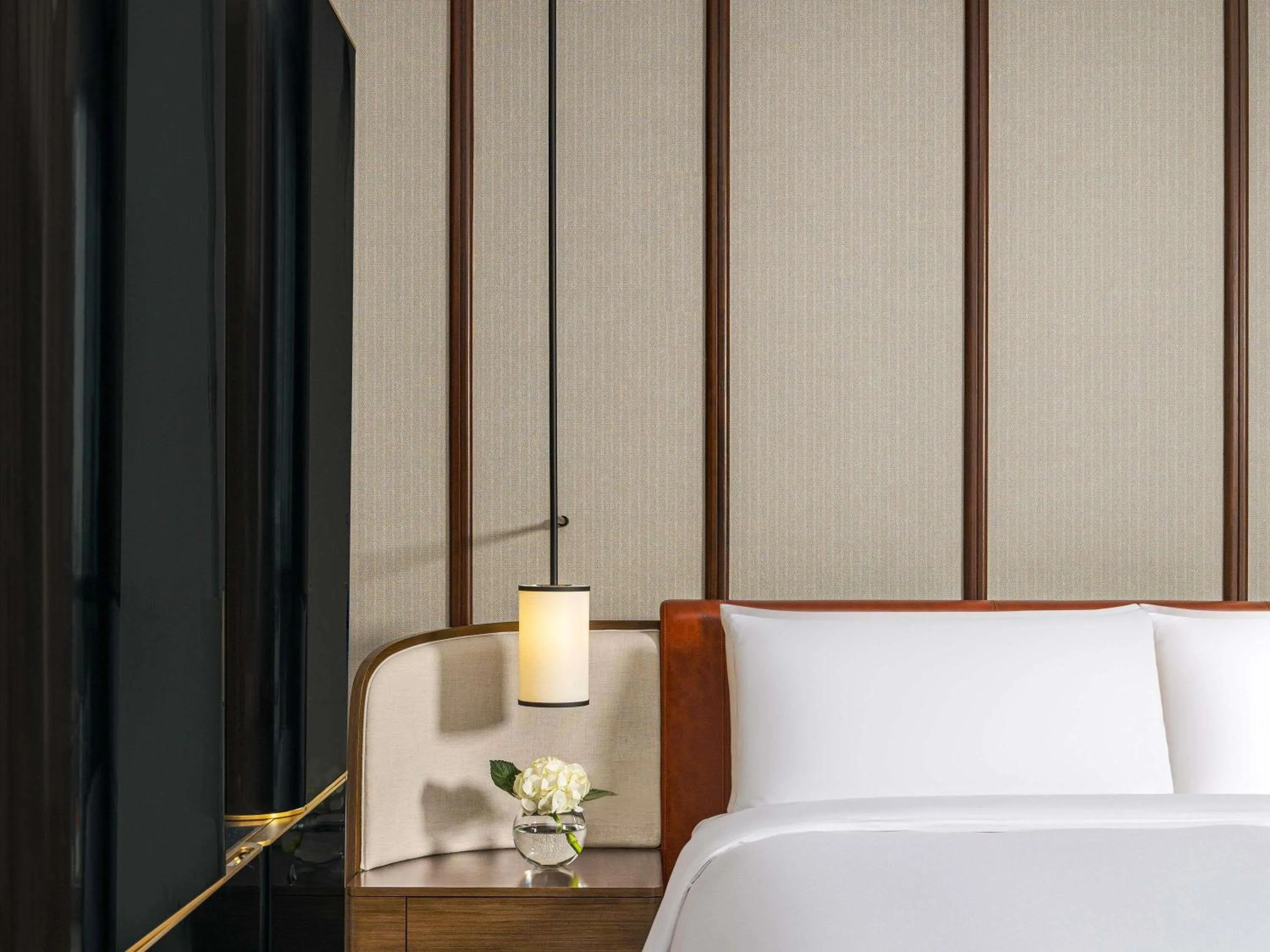 Bedroom, Bed in Fairmont Singapore