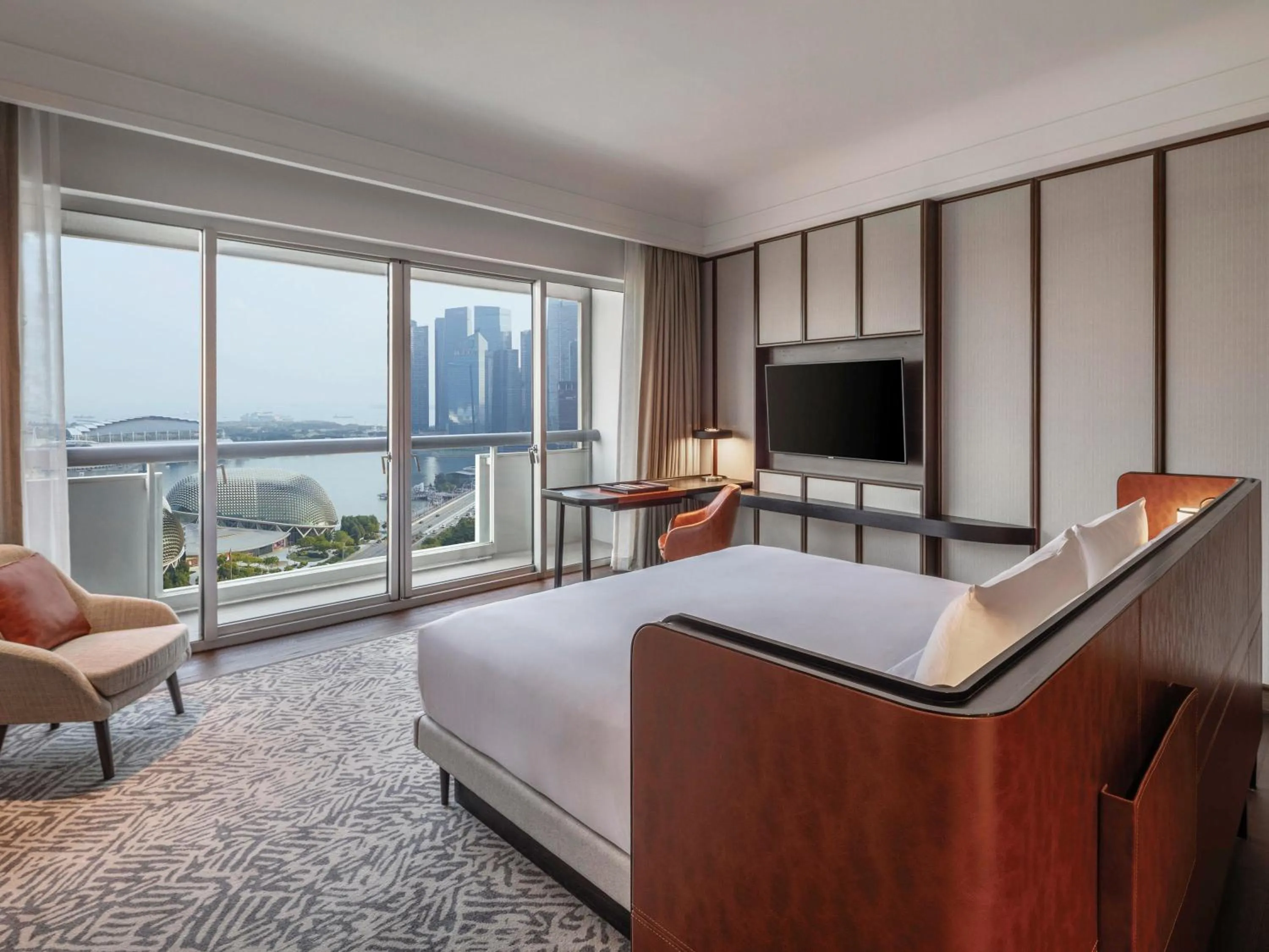 Bedroom, Bed in Fairmont Singapore