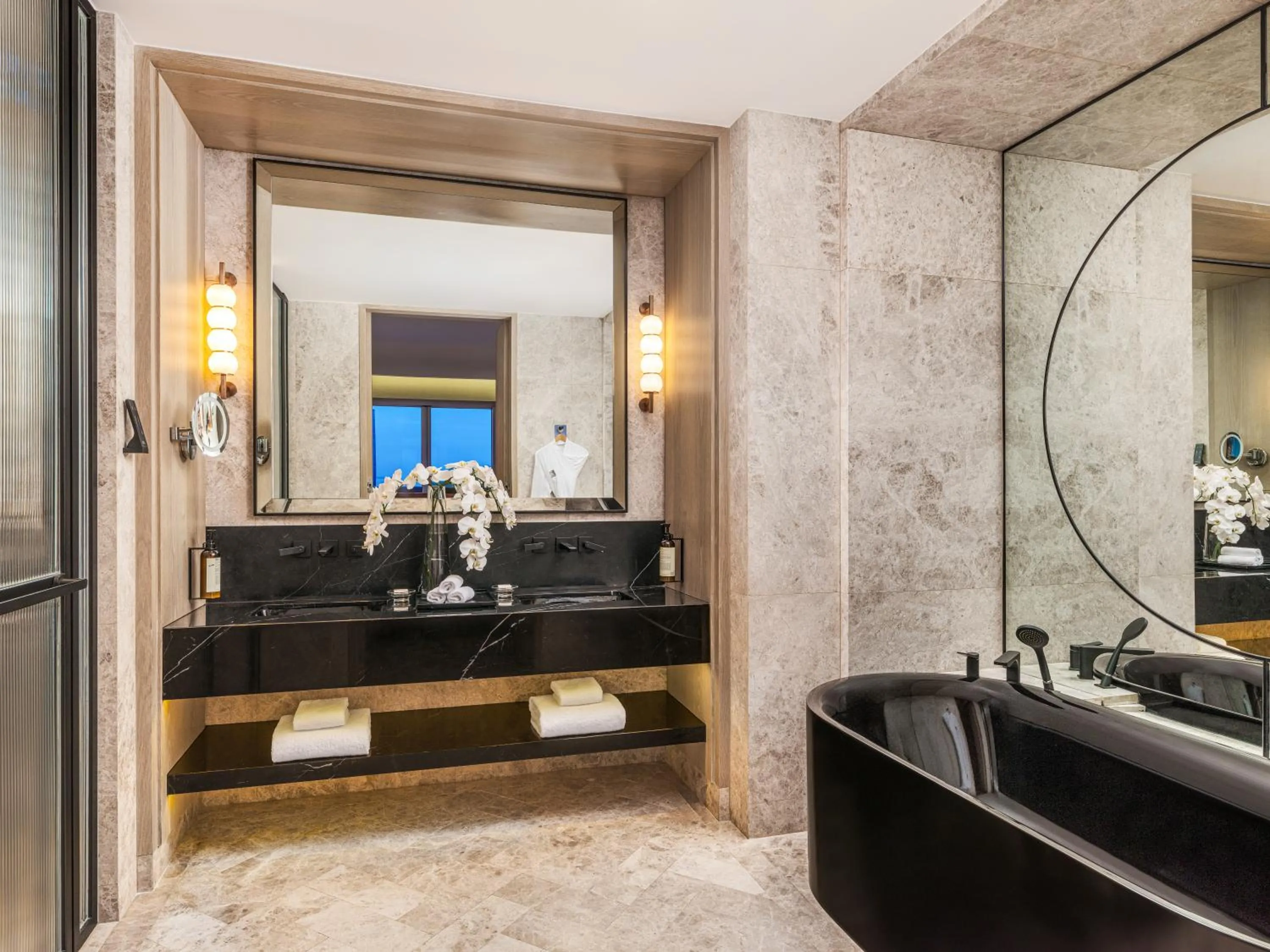 Bathroom in Fairmont Singapore