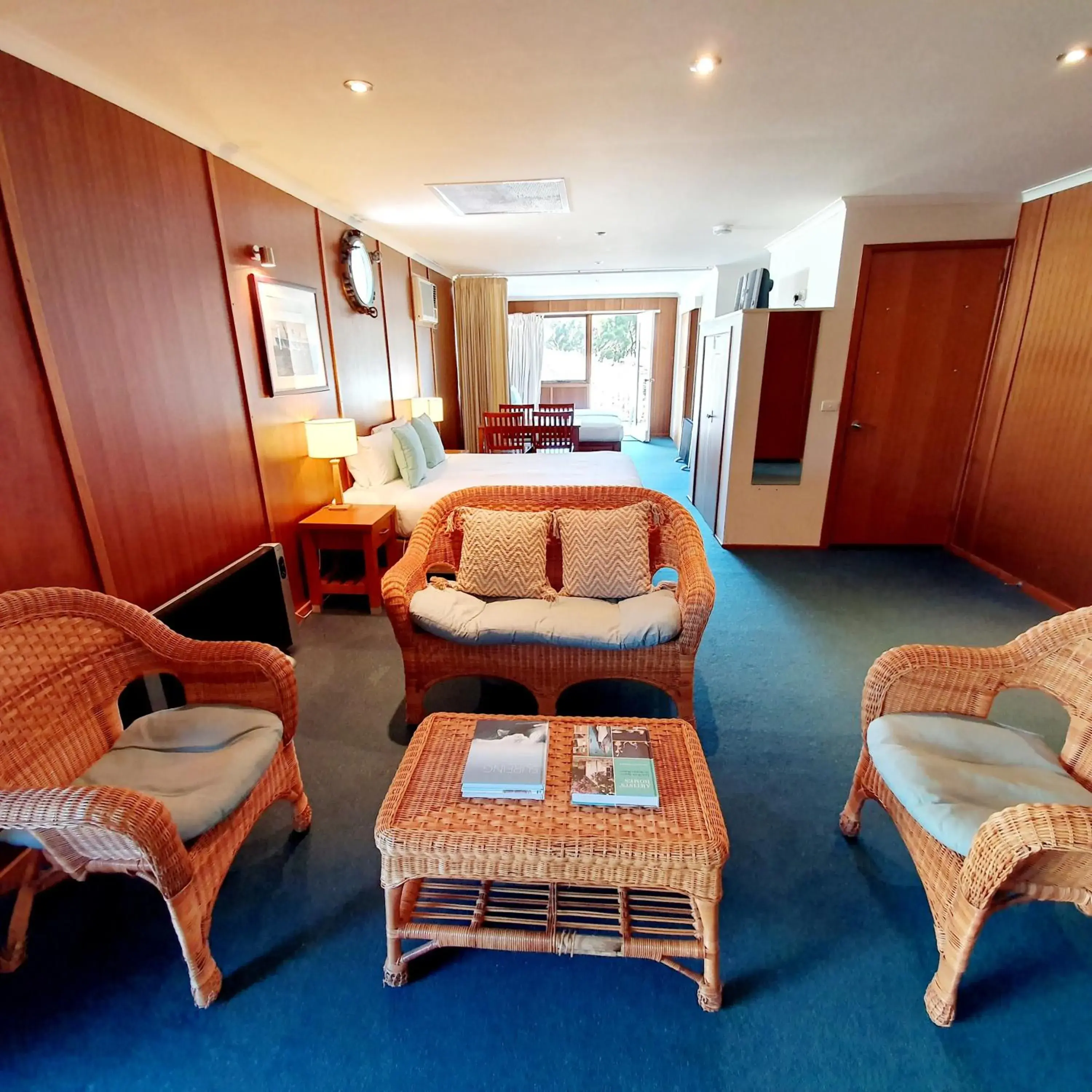 Deluxe Family Suite in Point Lonsdale Guest House Deluxe Family Suite in Point Lonsdale Guest House