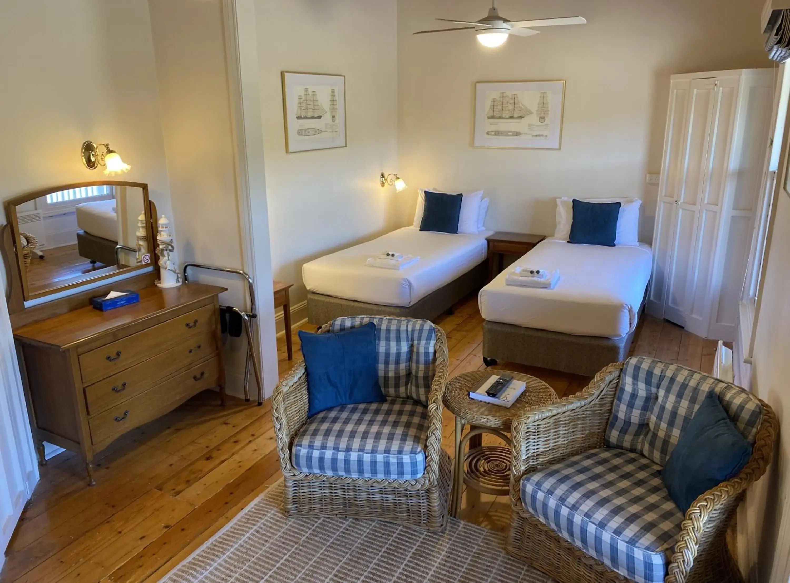 Twin Room with Private External Bathroom in Point Lonsdale Guest House Twin Room with Private External Bathroom in Point Lonsdale Guest House