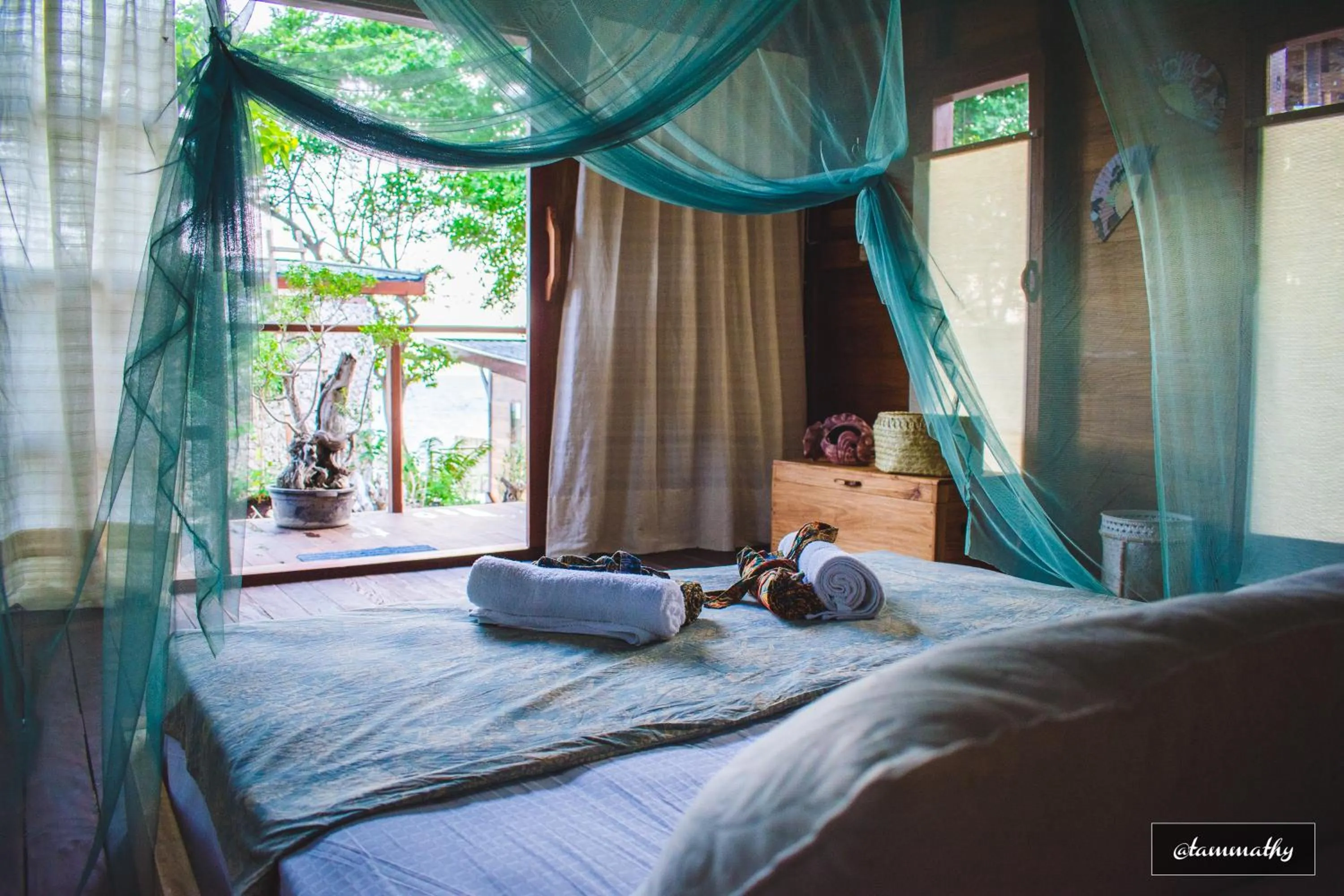 View (from property/room), Bed in Tevana House Reef