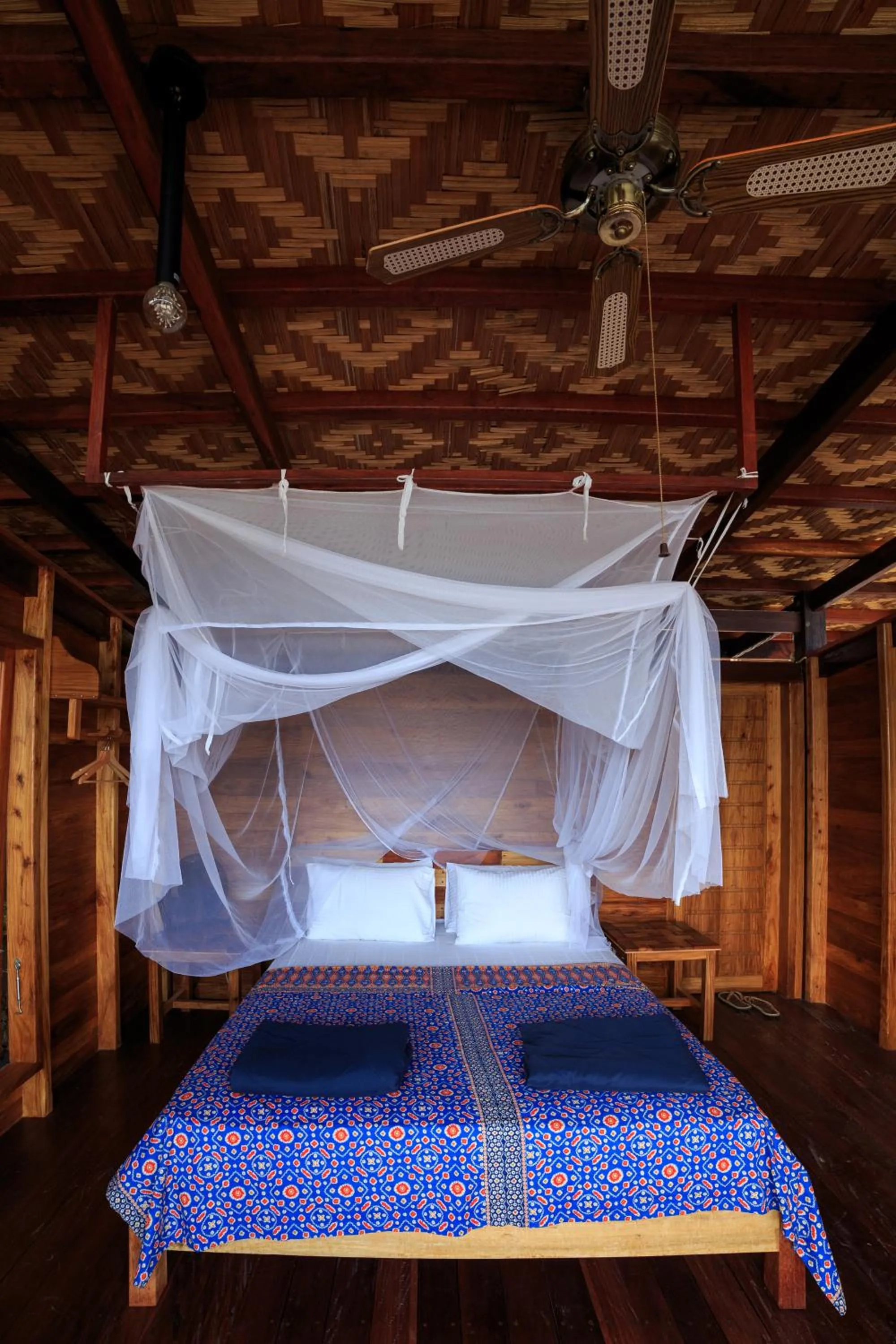 Bed in Tevana House Reef