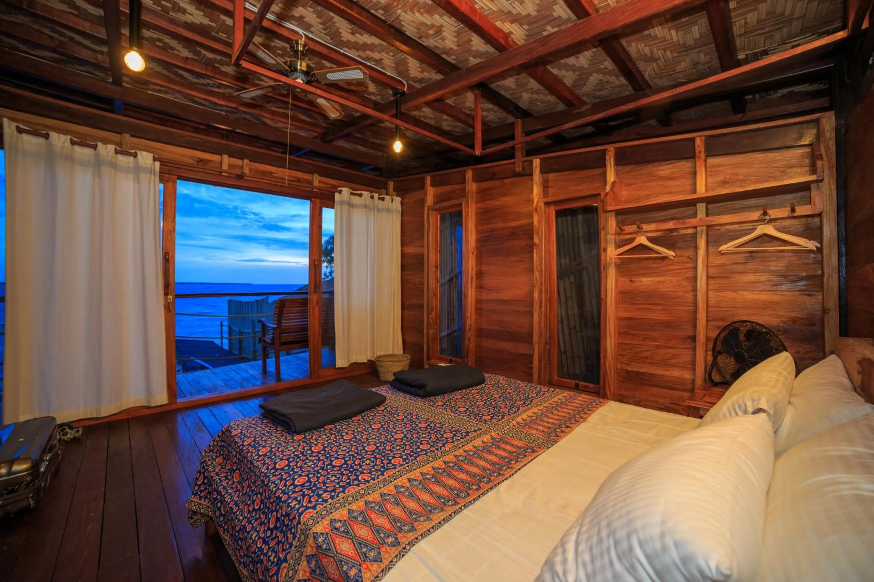 Bed in Tevana House Reef