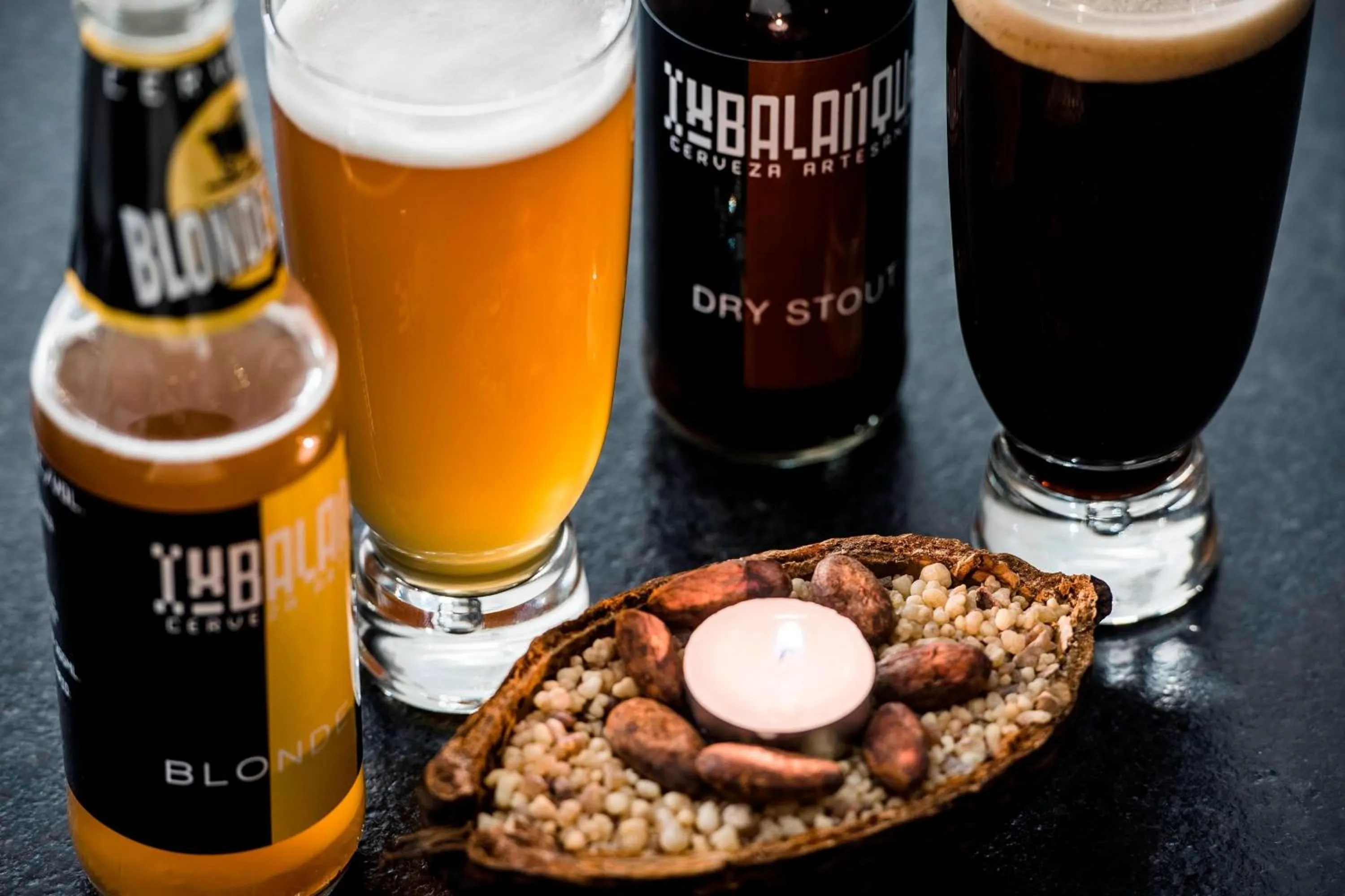 Lounge or bar in AC Hotels by Marriott Guatemala City