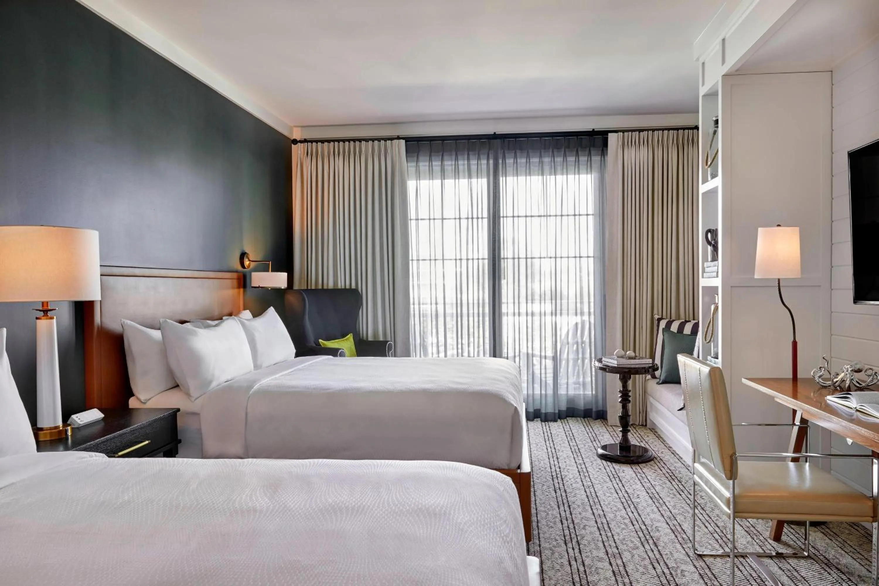 Photo of the whole room, Bed in Lido House, Autograph Collection