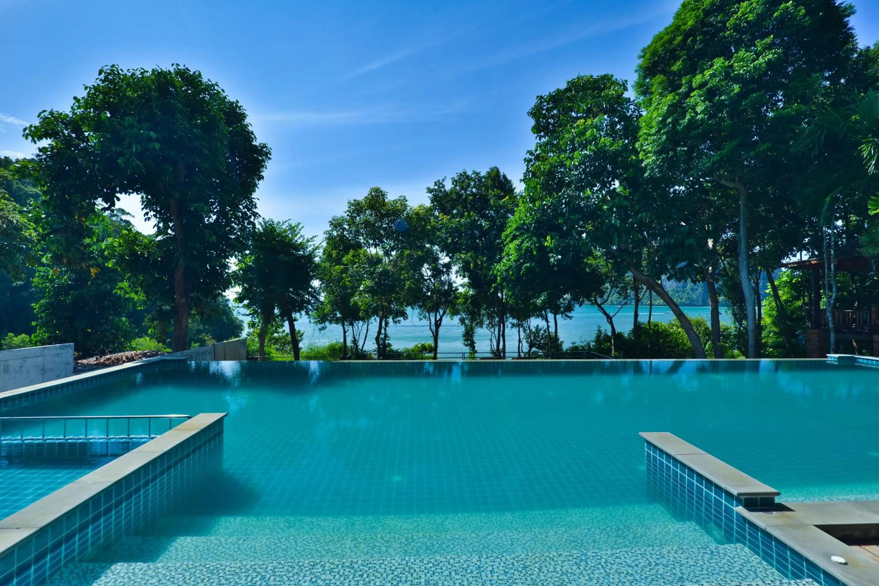 Swimming pool in Railay Great View Resort