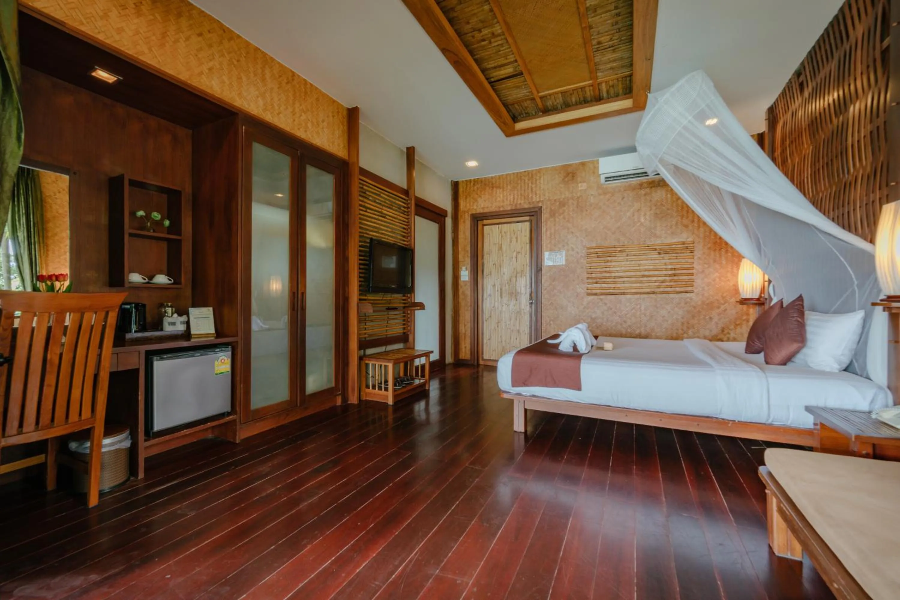 Bed in Railay Great View Resort