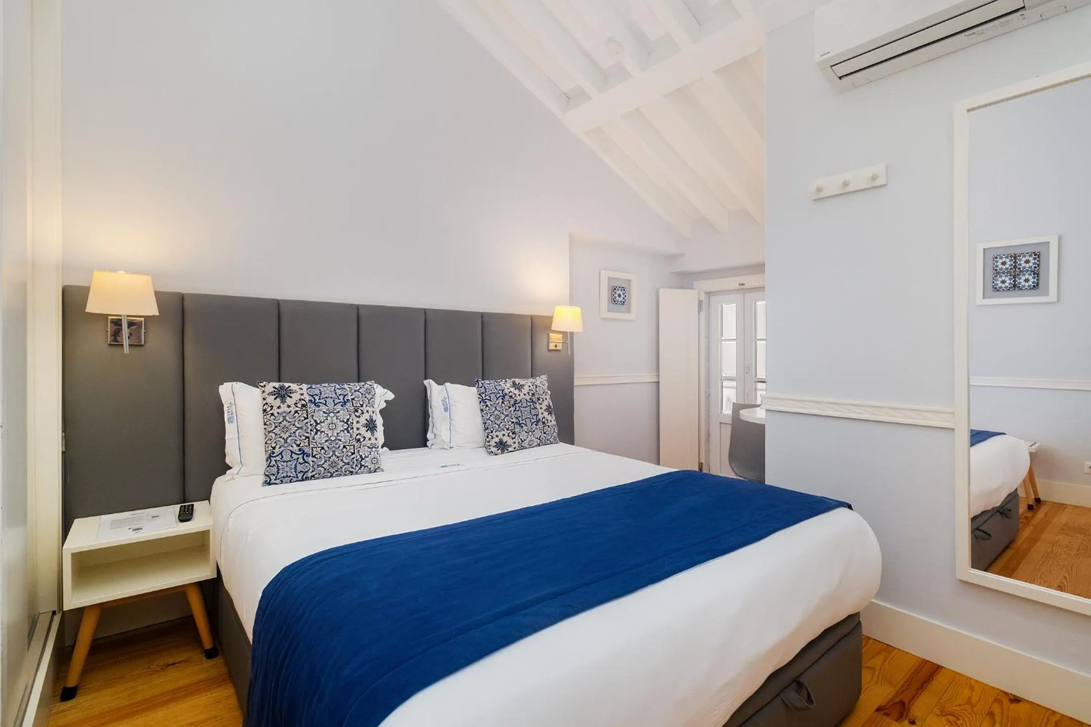 Bed in Villa Baixa - Lisbon Luxury Apartments