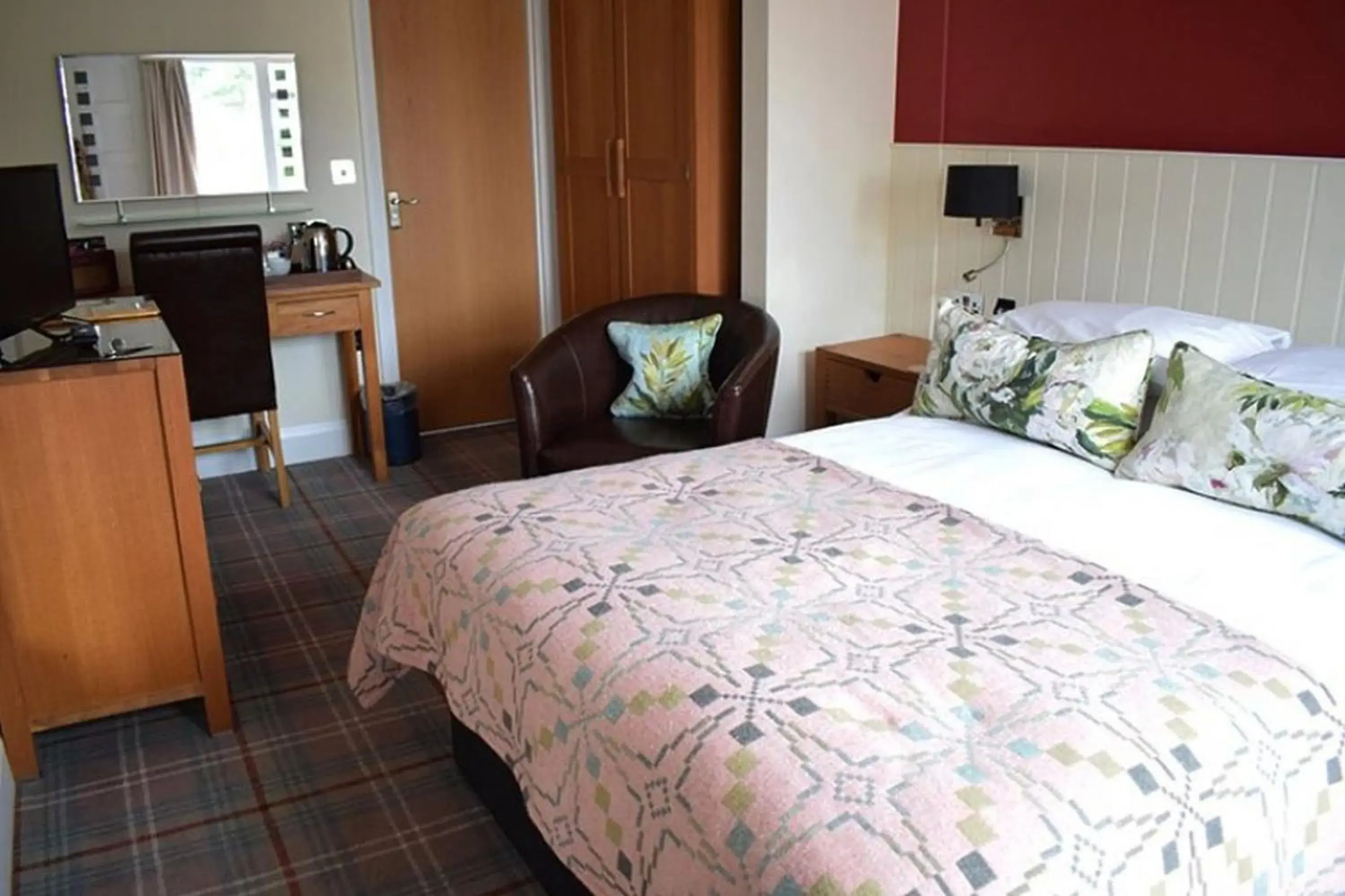 Double or Twin Room with Inland View in Knoll House Double or Twin Room with Inland View in Knoll House