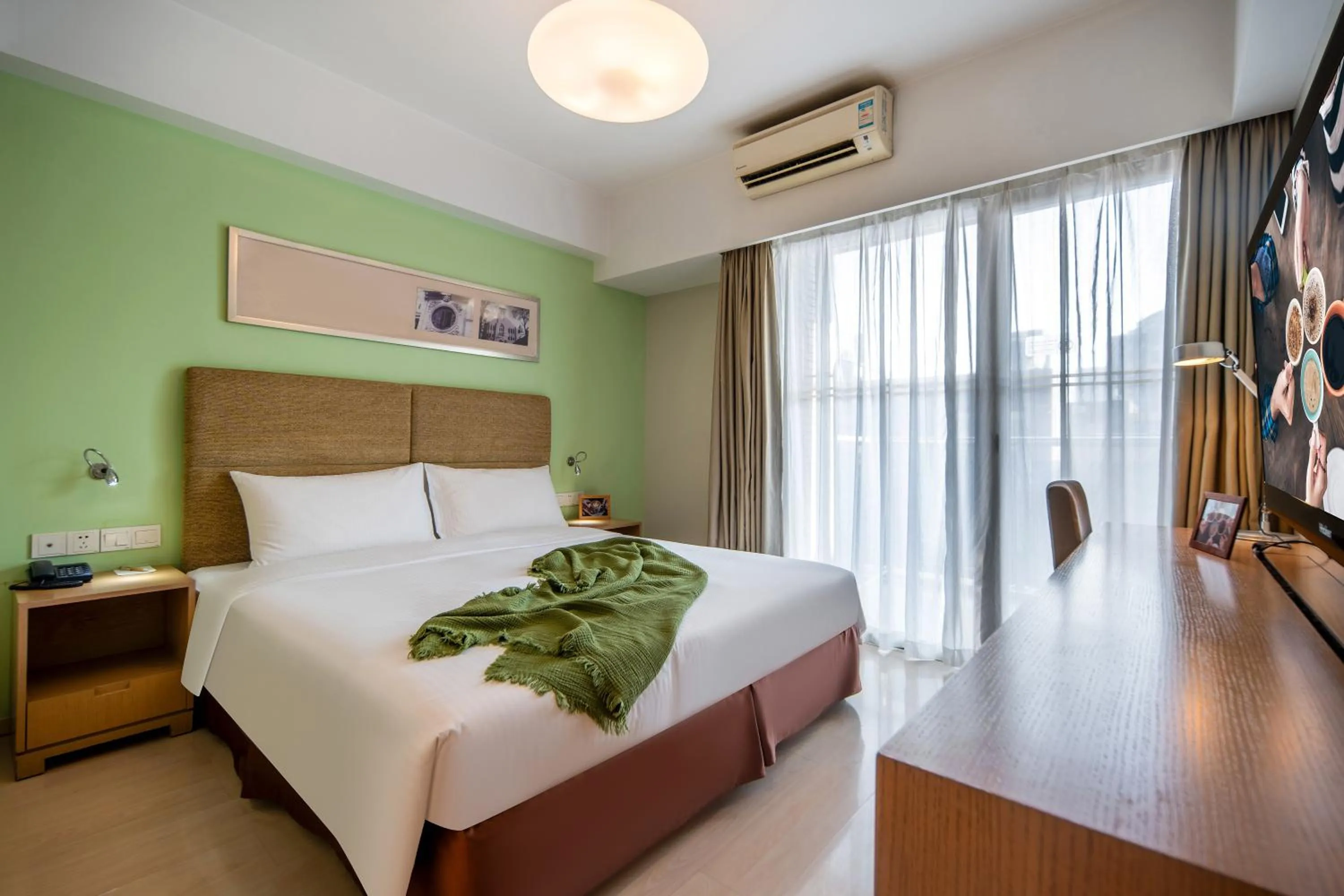Photo of the whole room, Bed in Citadines Zhuankou Wuhan