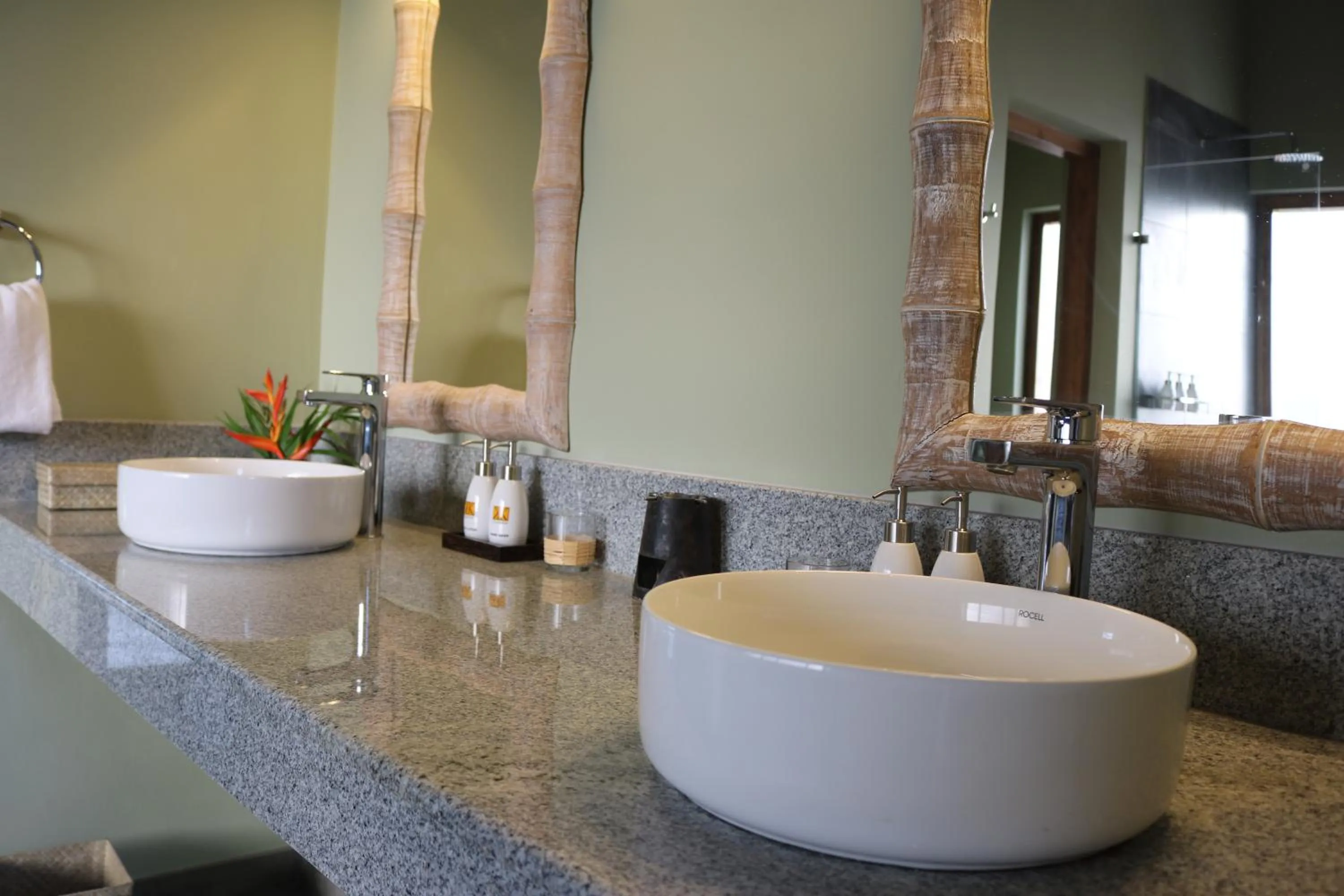 Bathroom in Kahanda Kanda