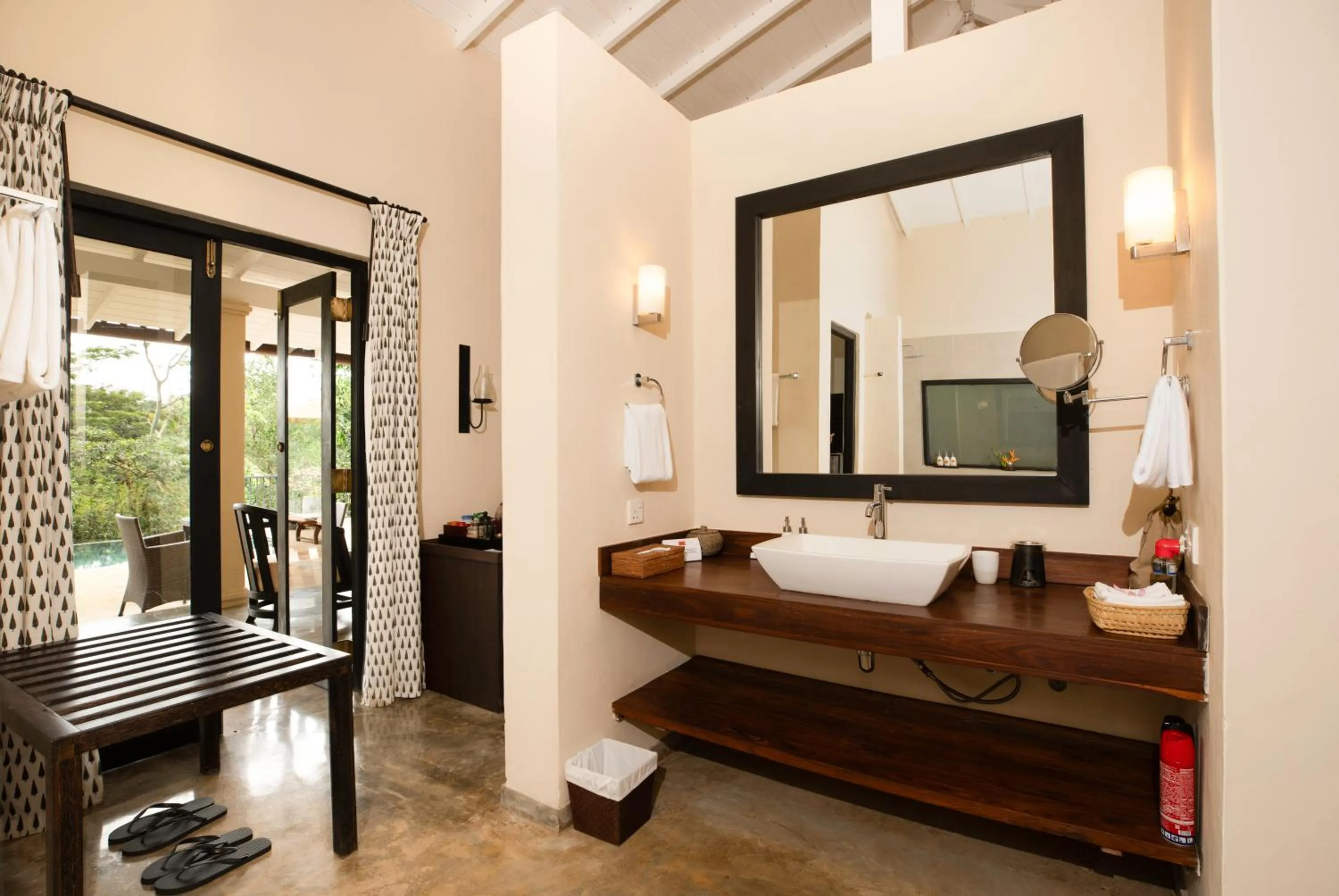 Bathroom, Bed in Kahanda Kanda