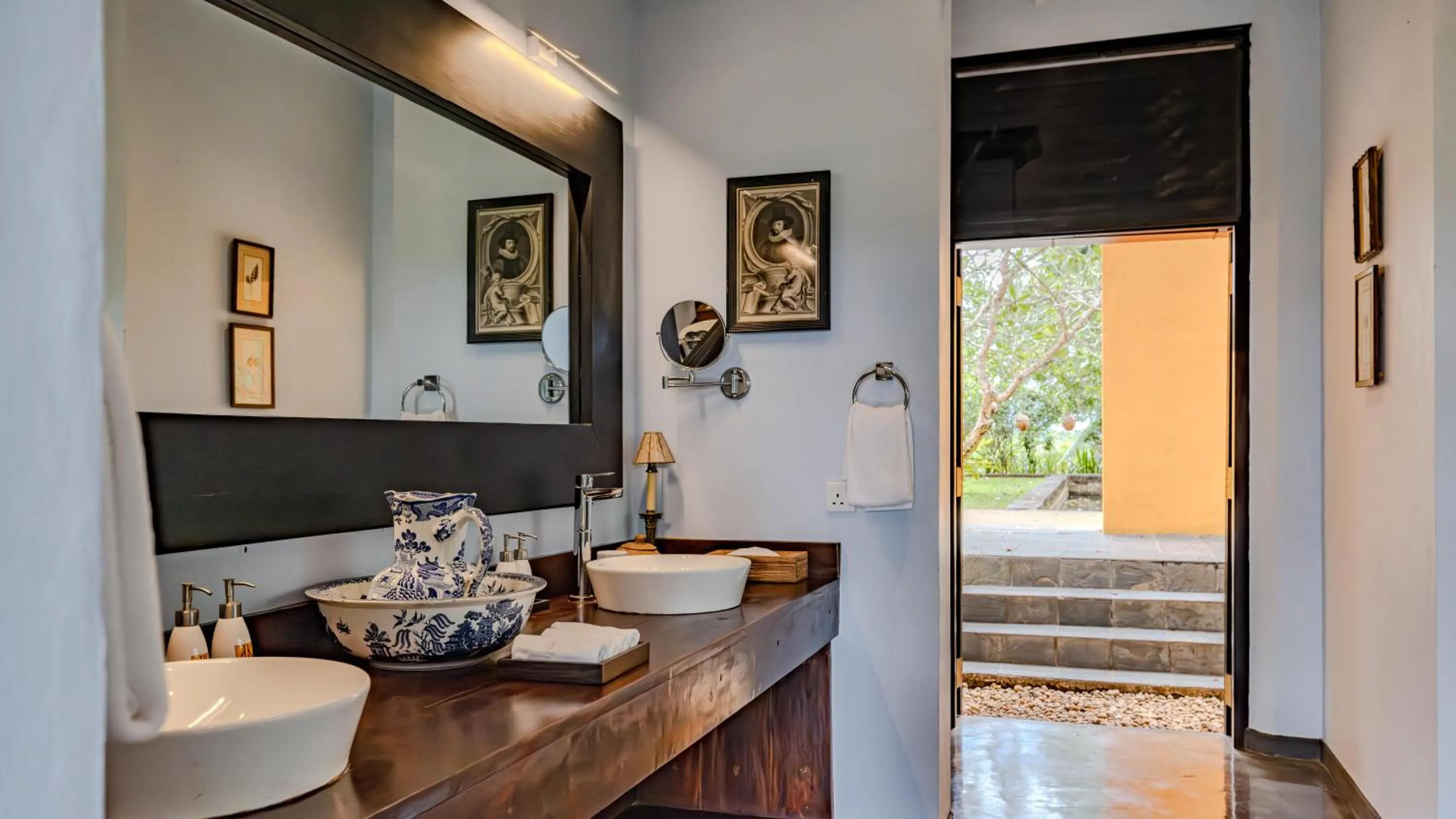 Bathroom in Kahanda Kanda