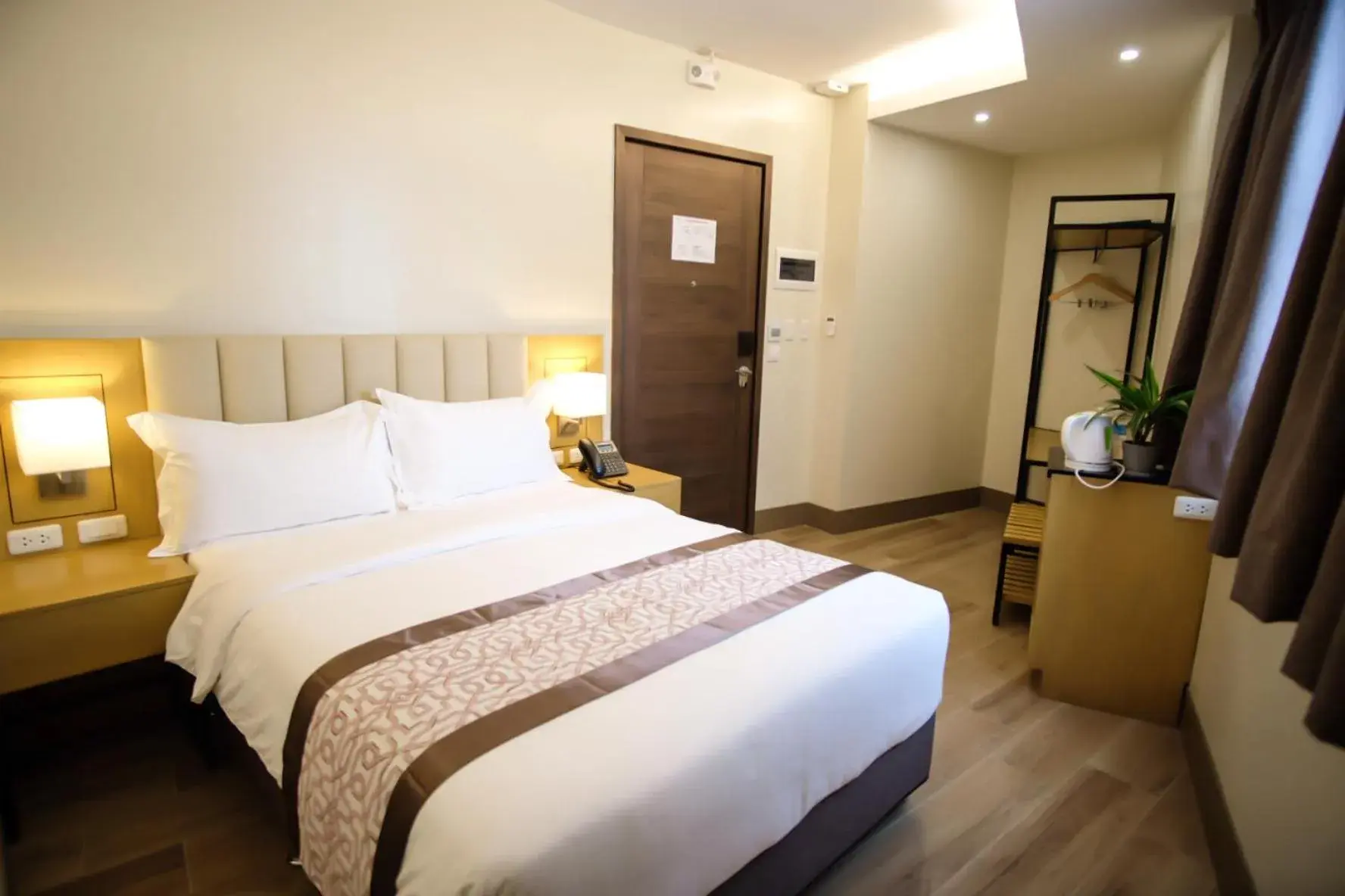 Deluxe Single Room in Citi Park Hotel Cebu powered by Cocotel Deluxe Single Room in Citi Park Hotel Cebu powered by Cocotel