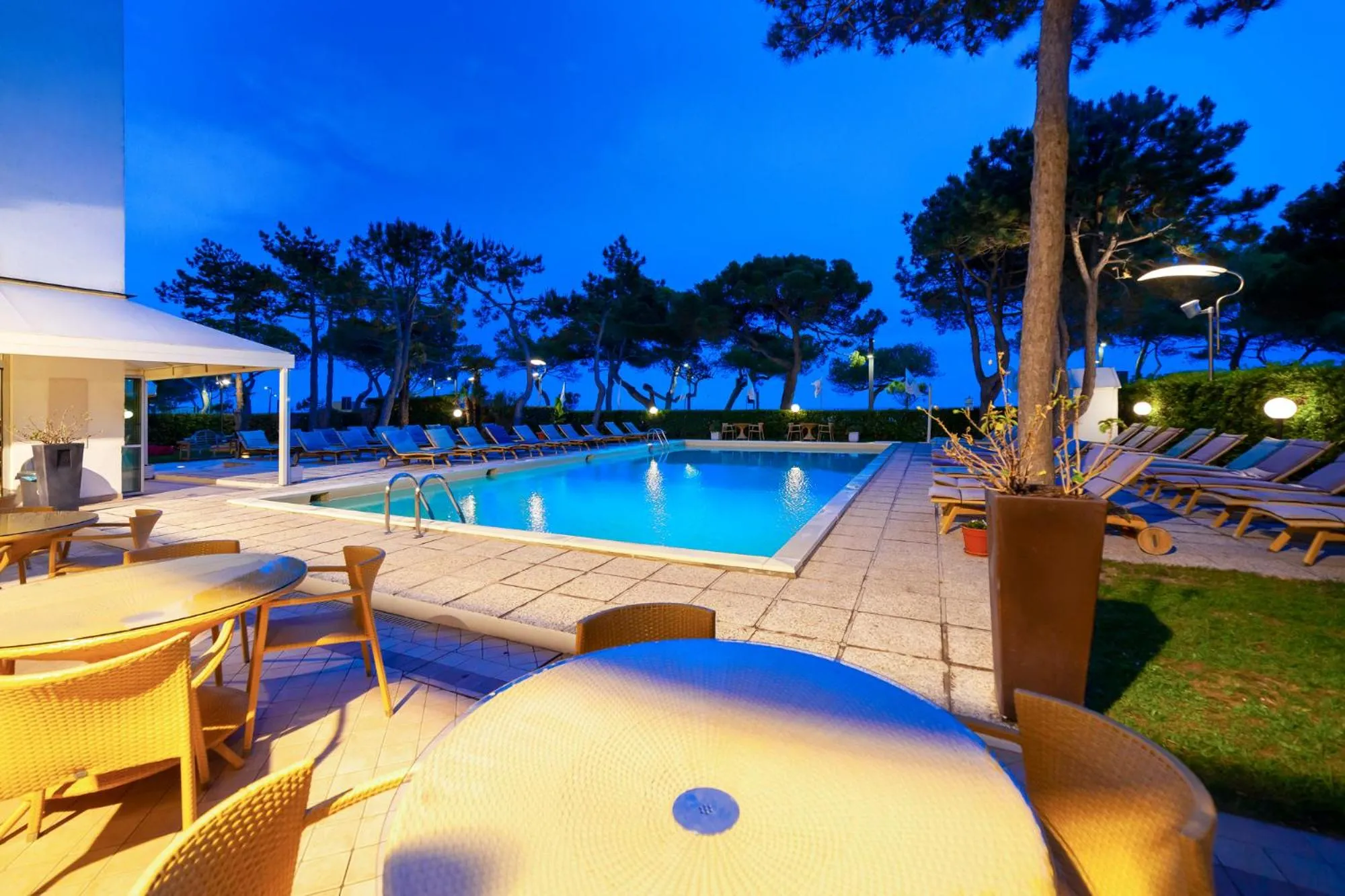 Pool view in Hotel American