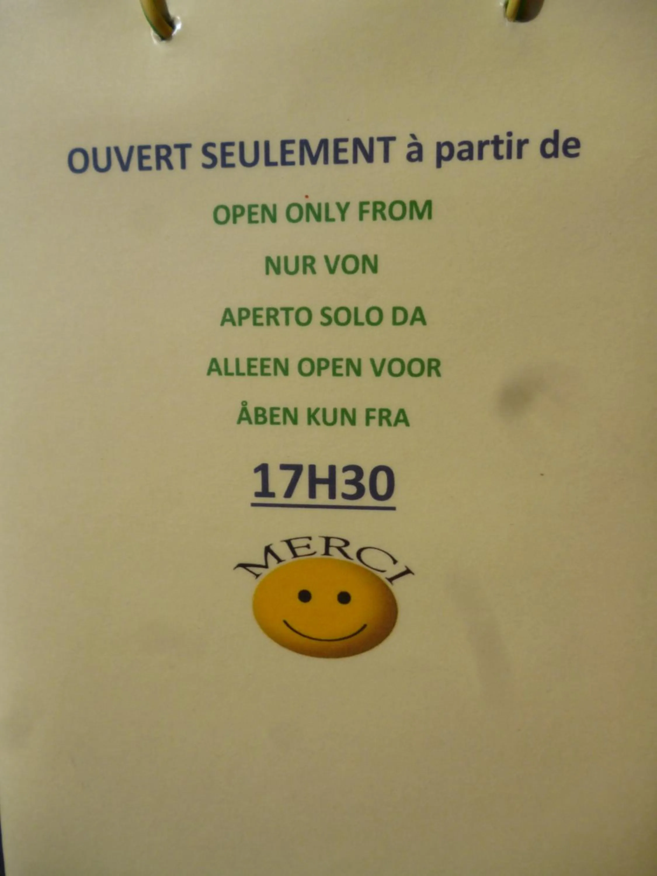 Text overlay in La Sylreine