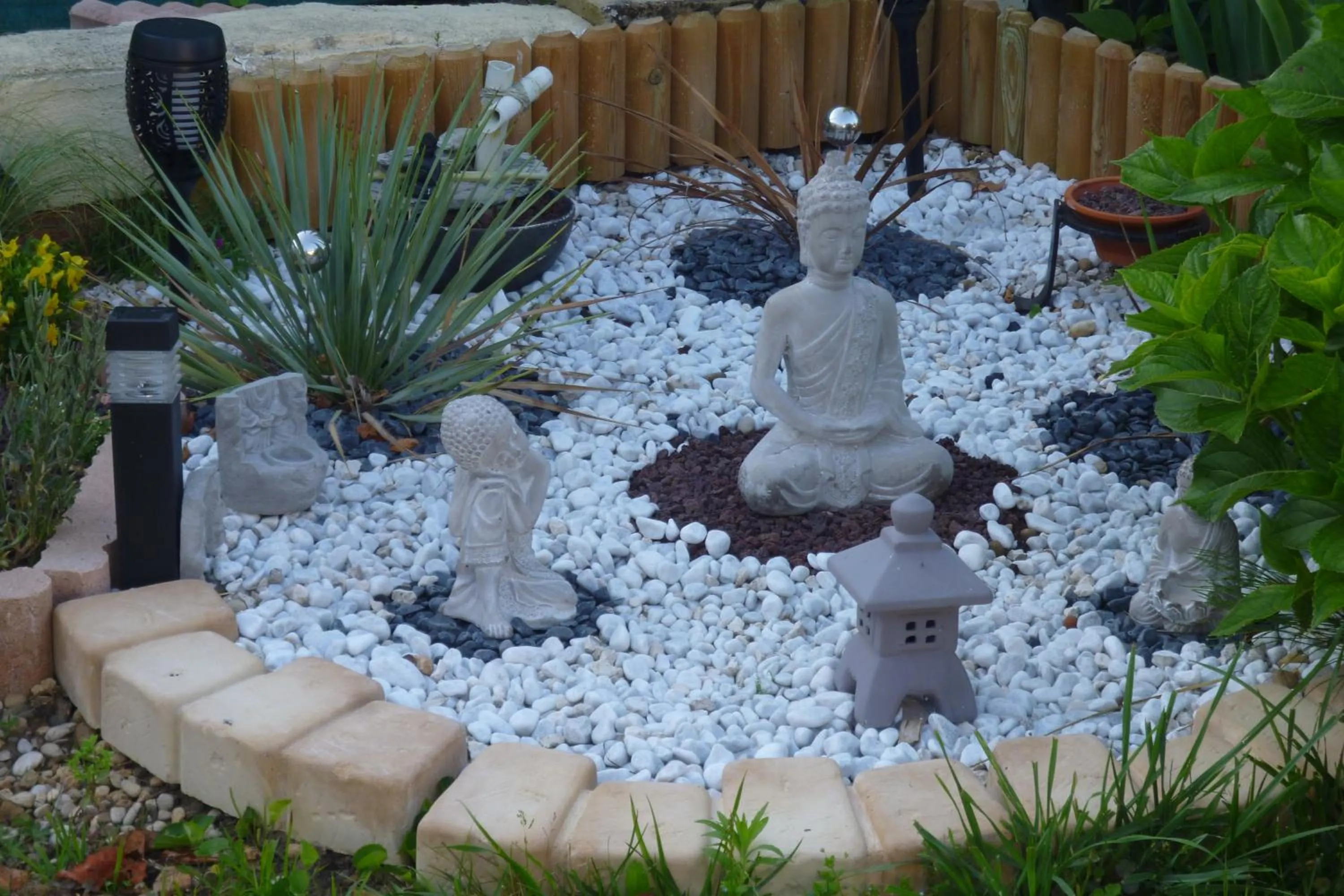 Garden view in La Sylreine