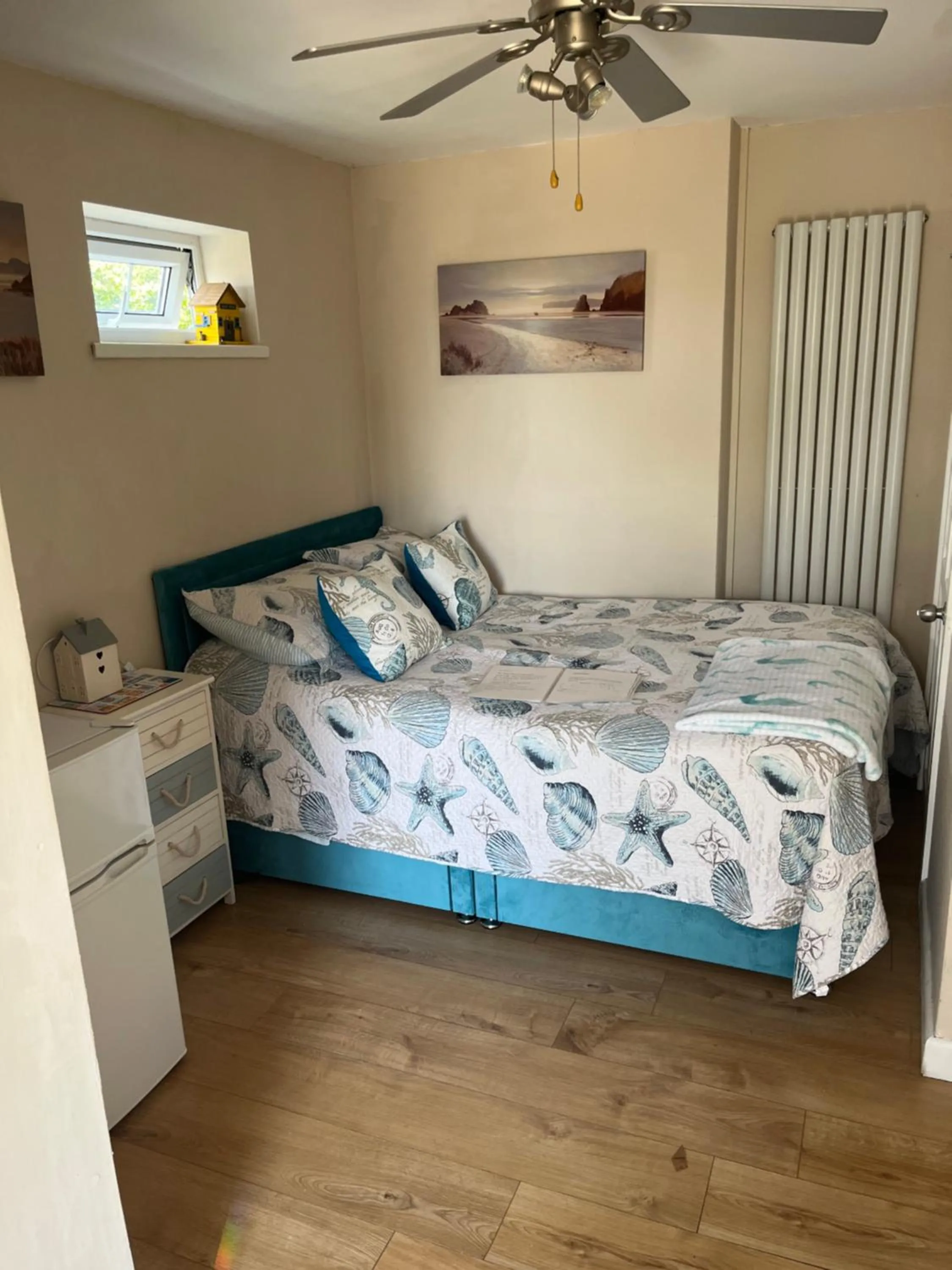 Bed in Cove Cott Guest Accommodation